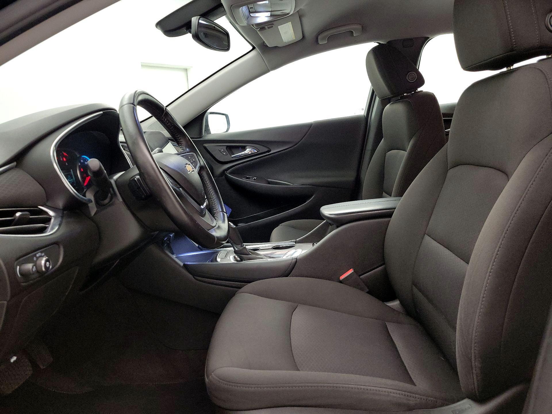Thumbnail: 2018 Chevrolet Malibu - 11