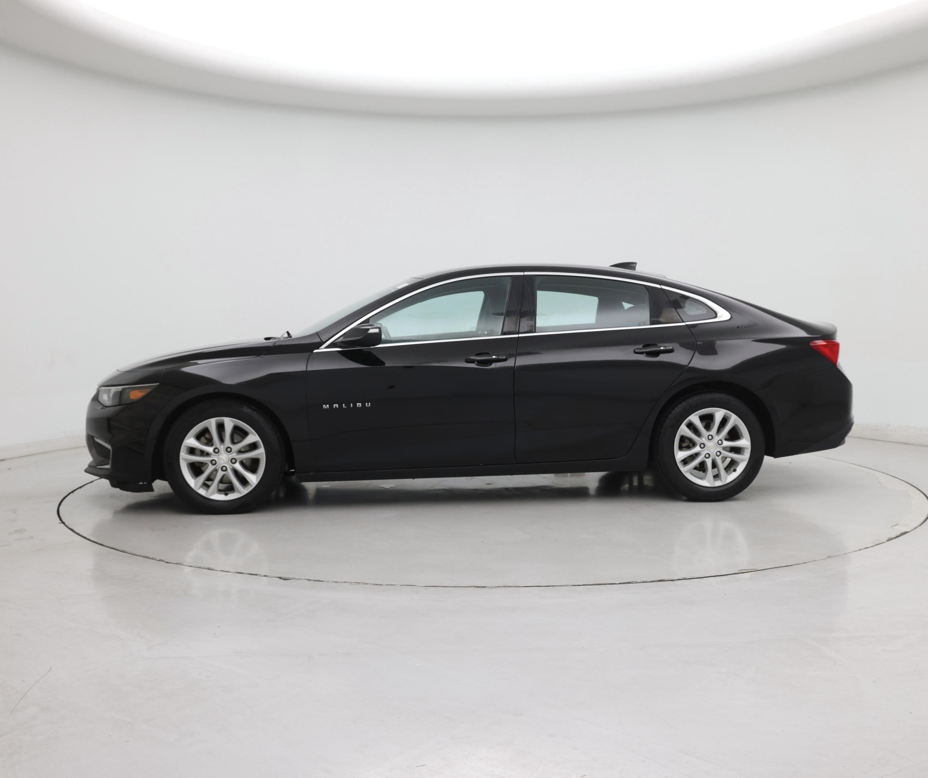 Thumbnail: 2018 Chevrolet Malibu - 3