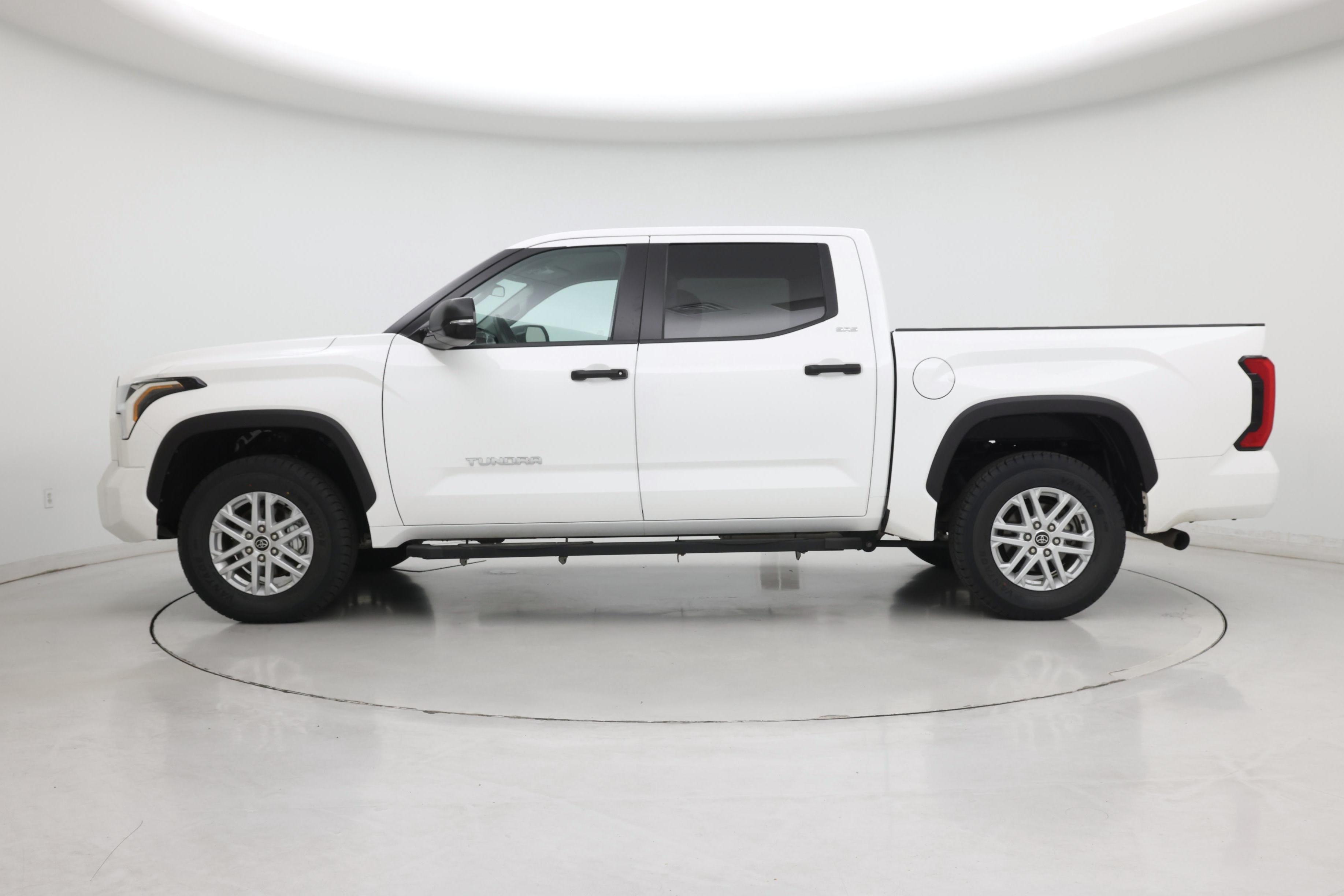 Thumbnail: 2024 Toyota Tundra - 3