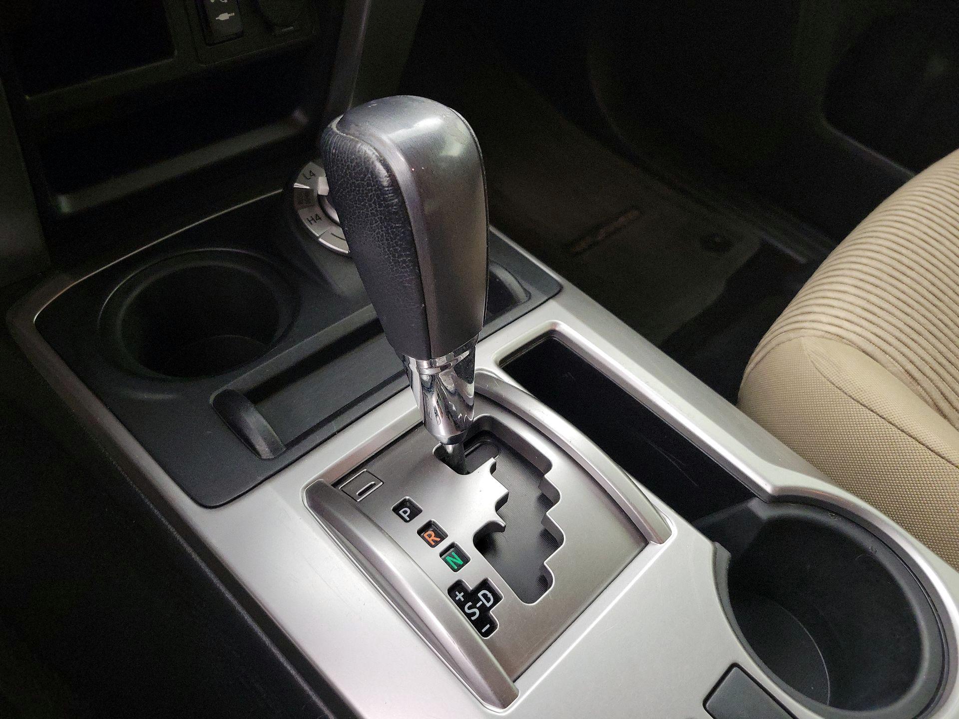Thumbnail: 2015 Toyota 4Runner - 18