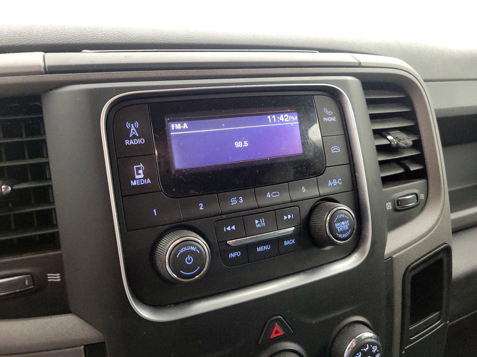 Thumbnail: 2019 RAM 1500 Classic - 15