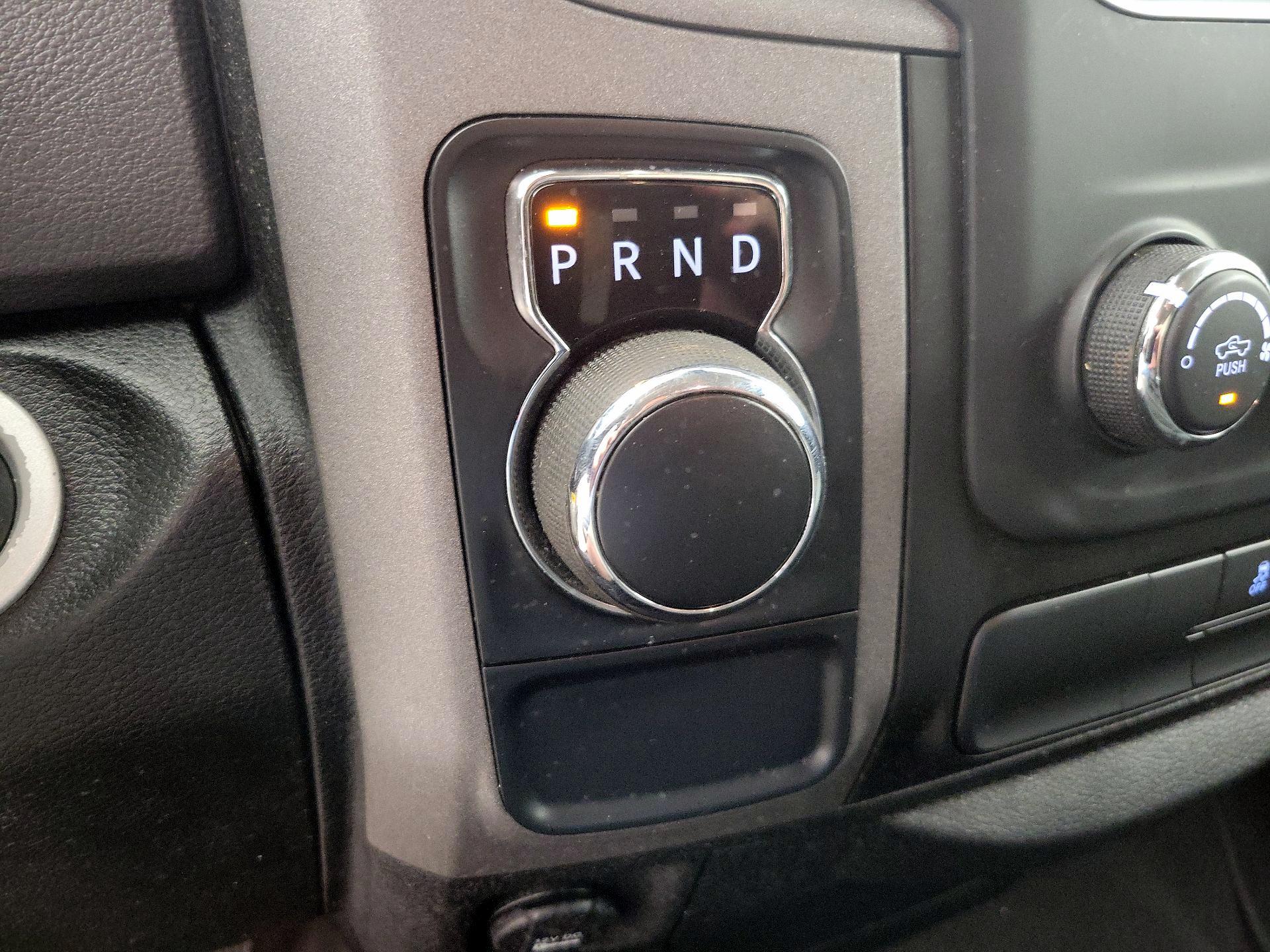 Thumbnail: 2019 RAM 1500 Classic - 17