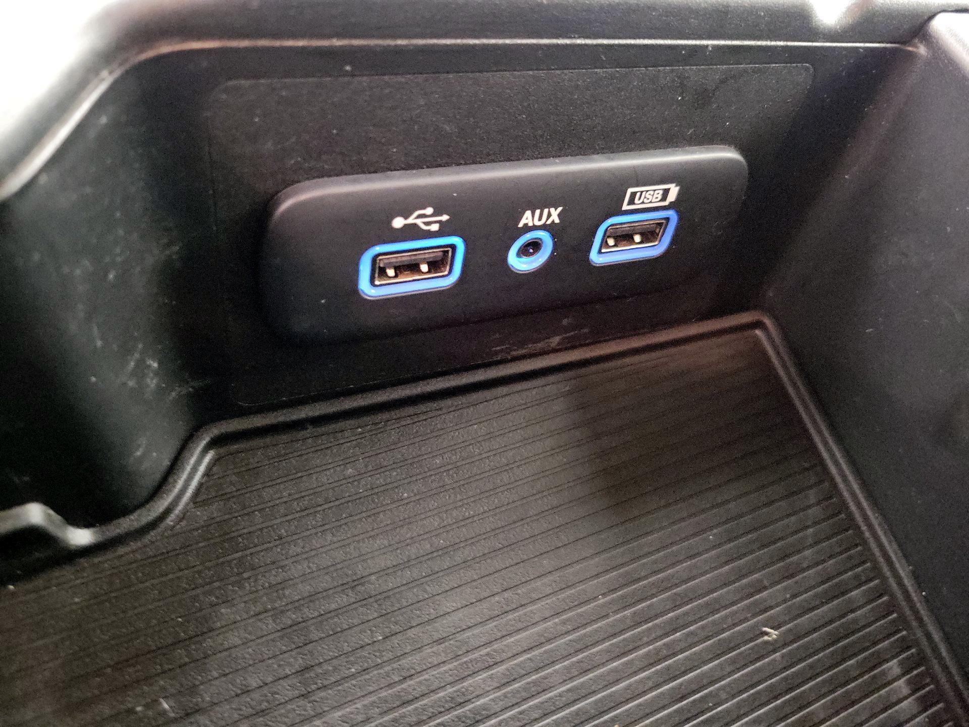 Thumbnail: 2019 RAM 1500 Classic - 18