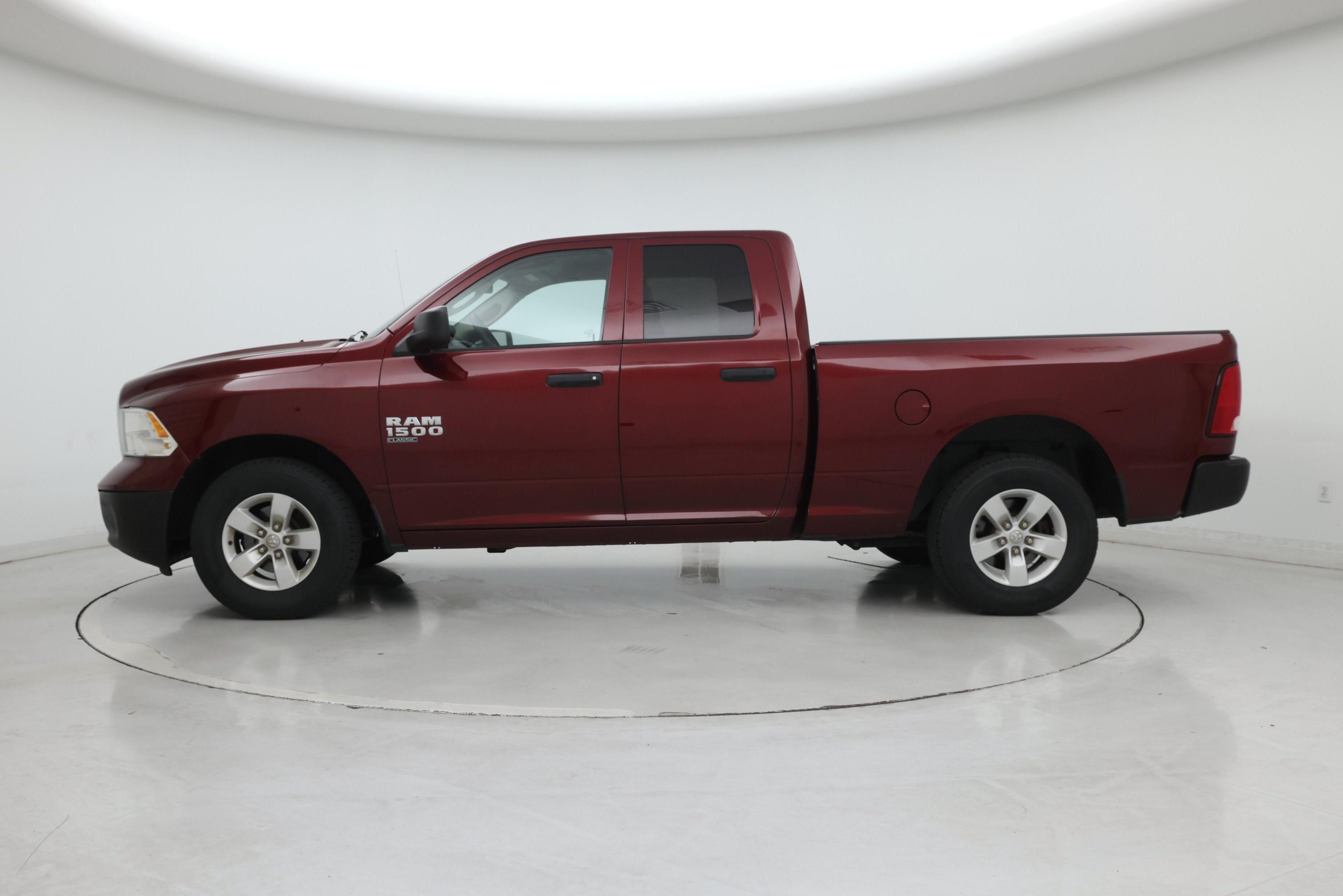 Thumbnail: 2019 RAM 1500 Classic - 3