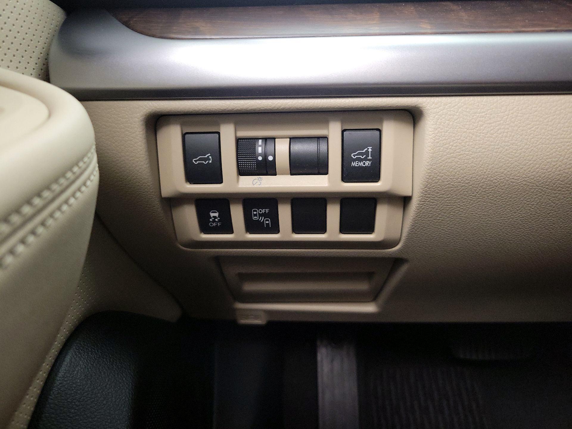 Thumbnail: 2015 Subaru Outback - 13
