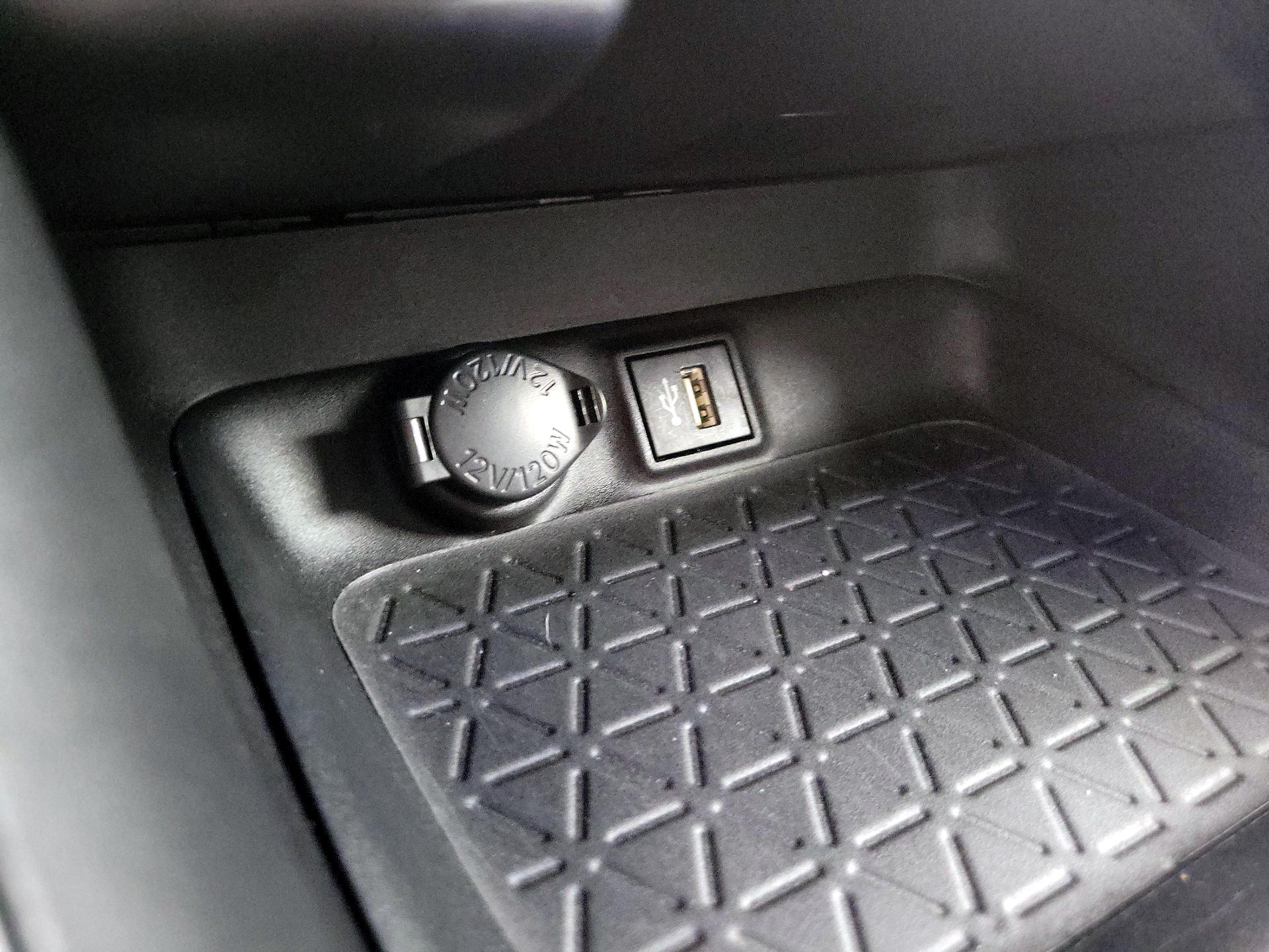 Thumbnail: 2023 Toyota RAV4 - 18