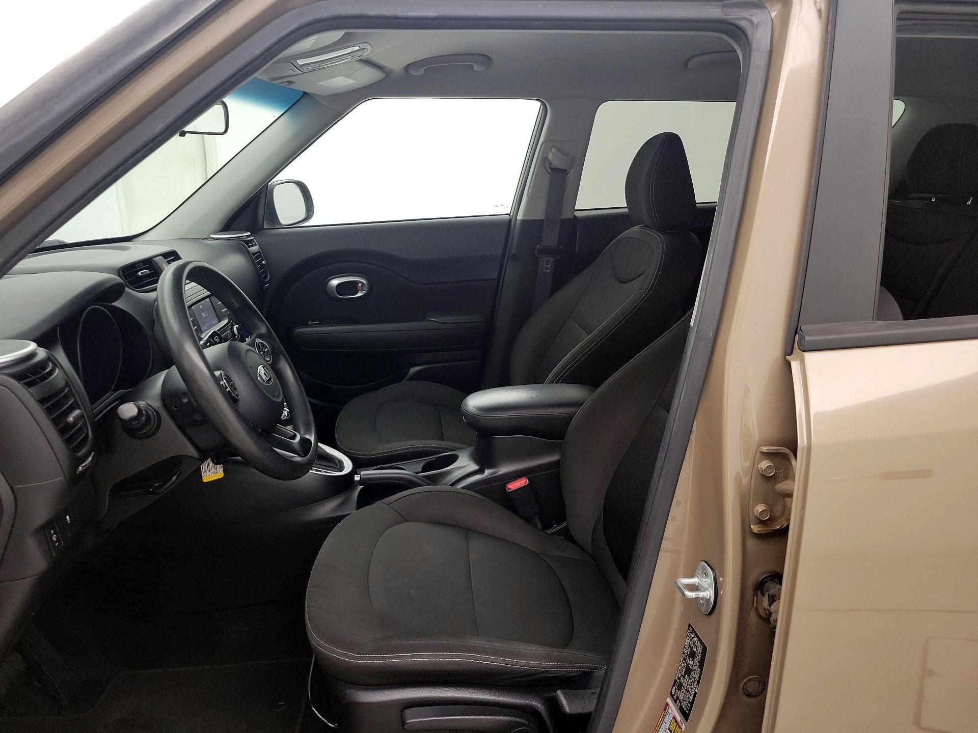 Thumbnail: 2016 Kia Soul - 11