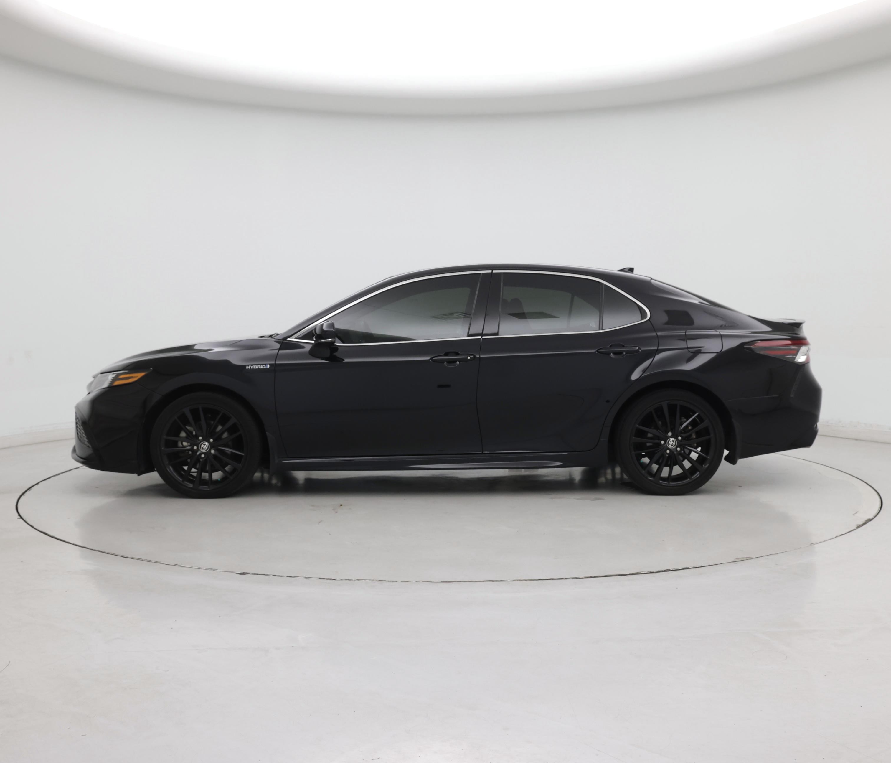 Thumbnail: 2021 Toyota Camry - 3