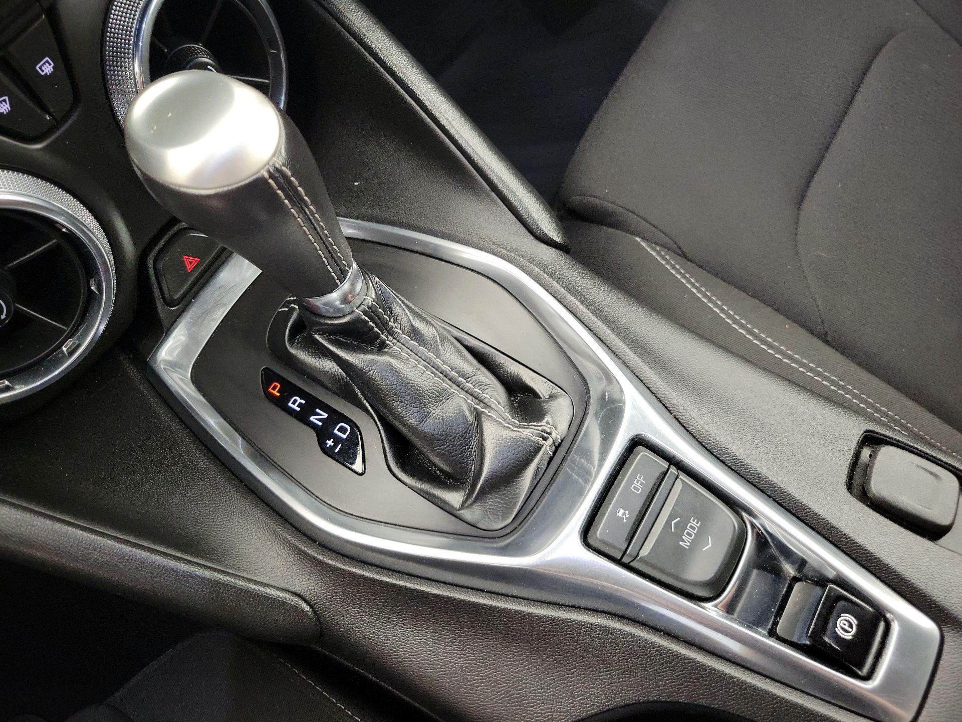 Thumbnail: 2019 Chevrolet Camaro - 17