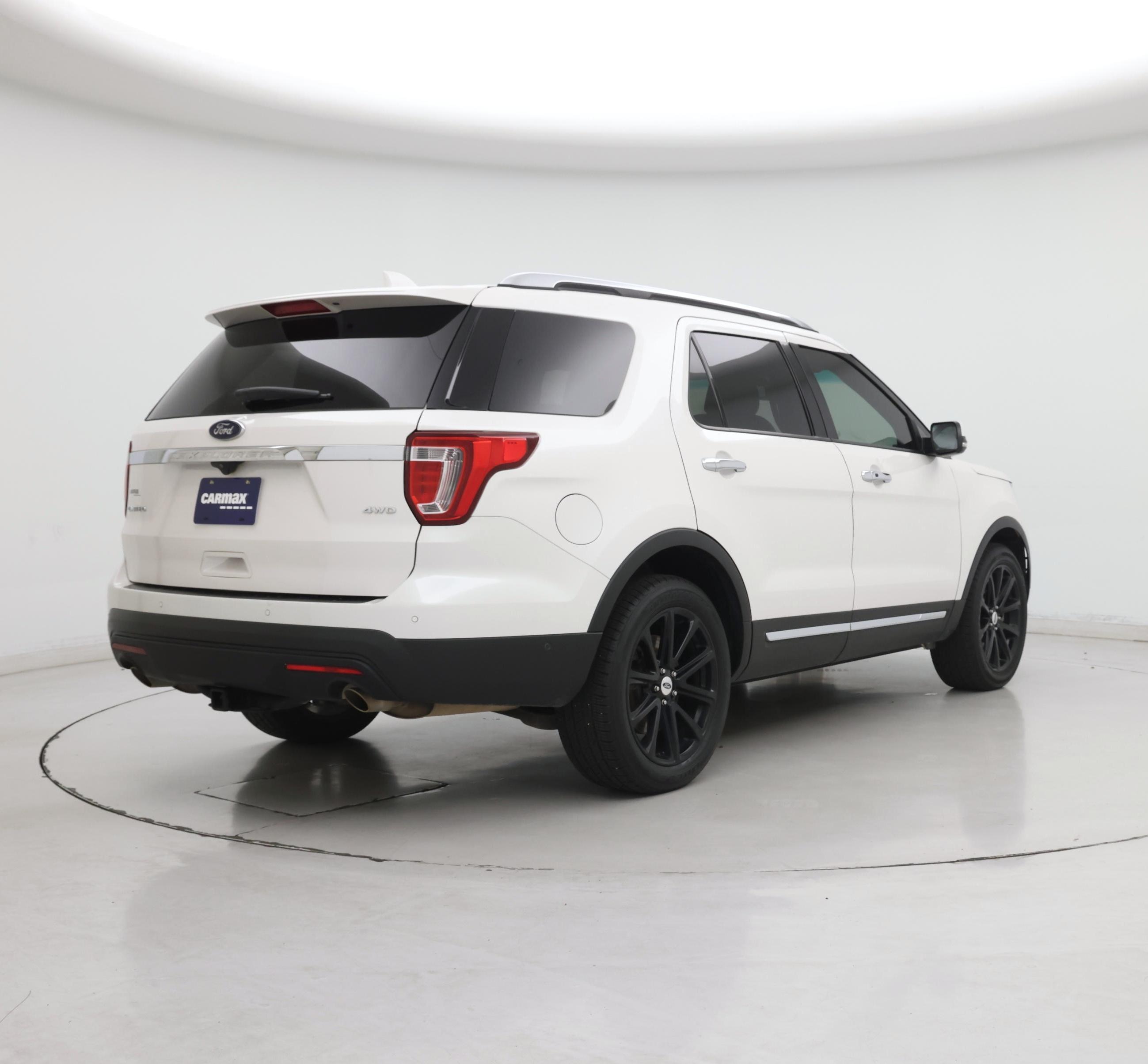 Thumbnail: 2017 Ford Explorer - 8