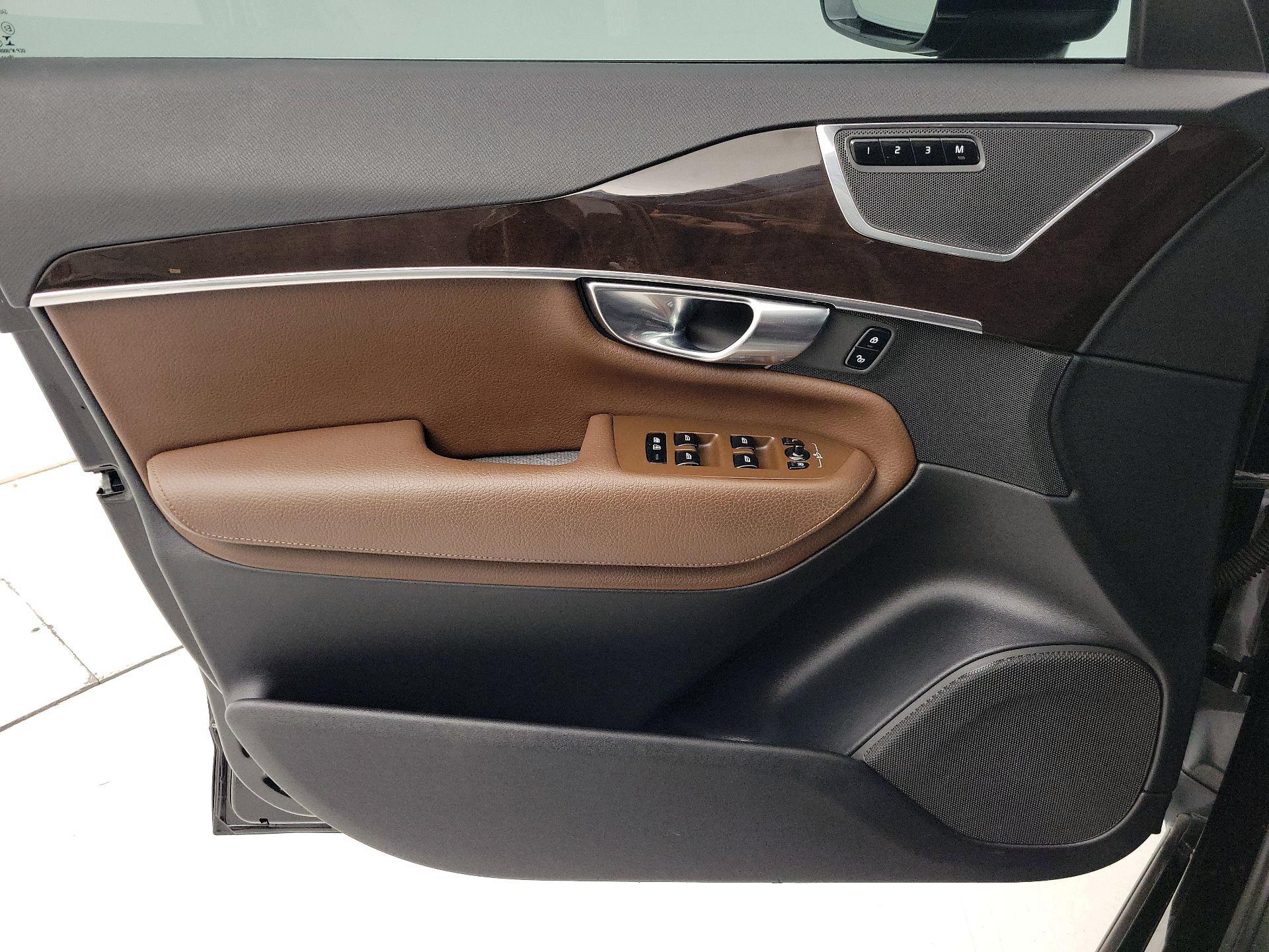 Thumbnail: 2019 Volvo XC90 - 12