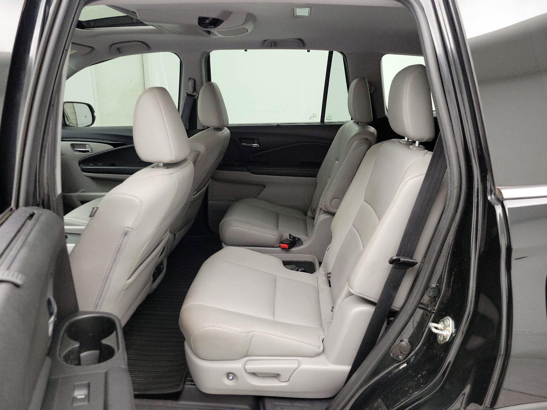 Thumbnail: 2019 Honda Pilot - 20