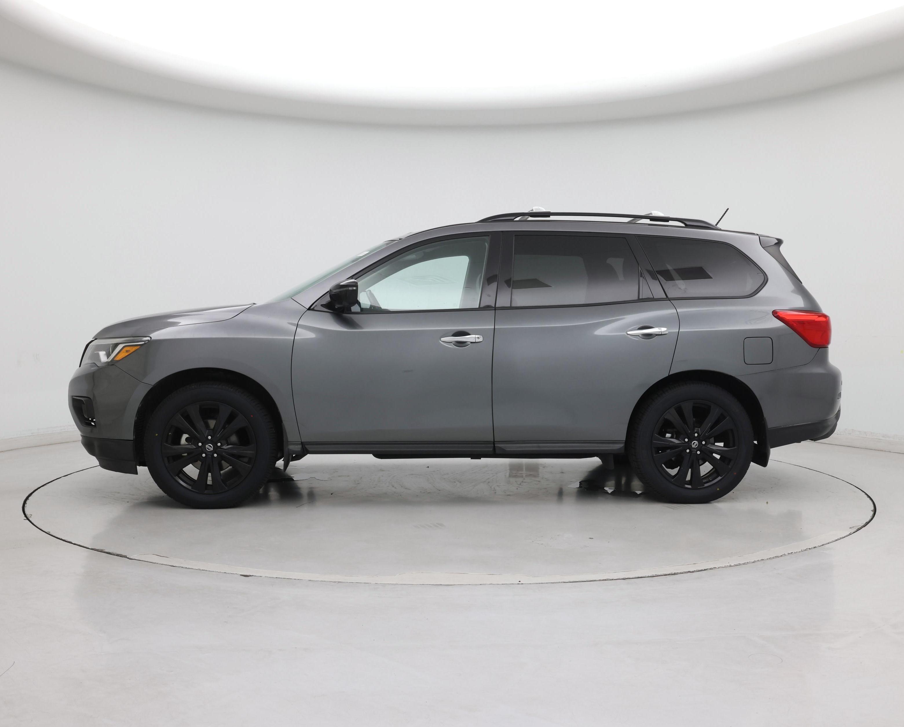 Thumbnail: 2018 Nissan Pathfinder - 3
