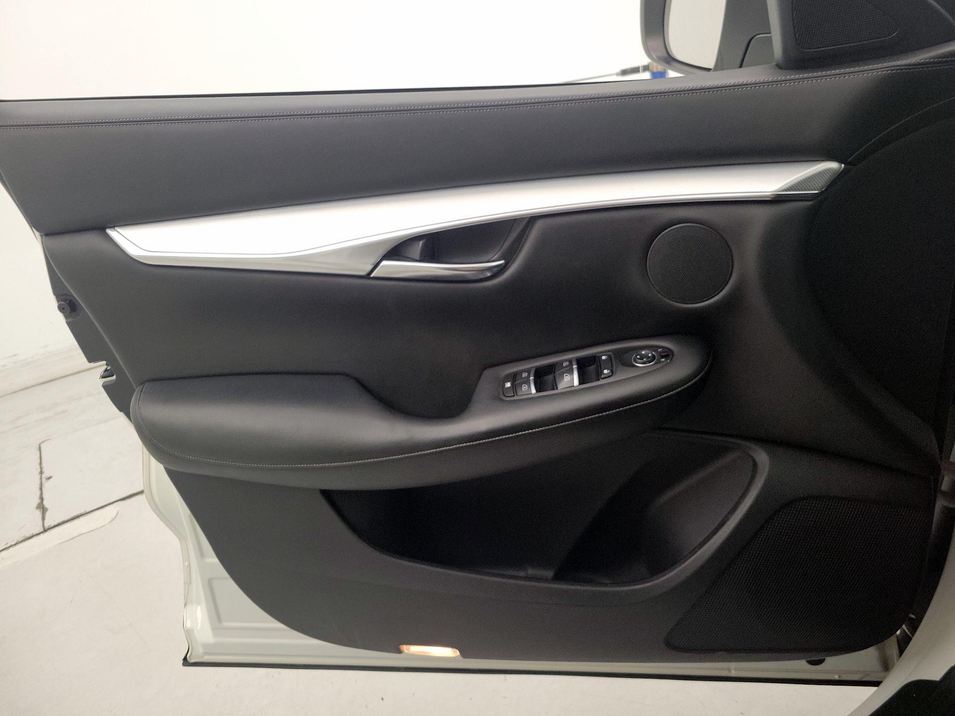 Thumbnail: 2019 INFINITI QX50 - 12