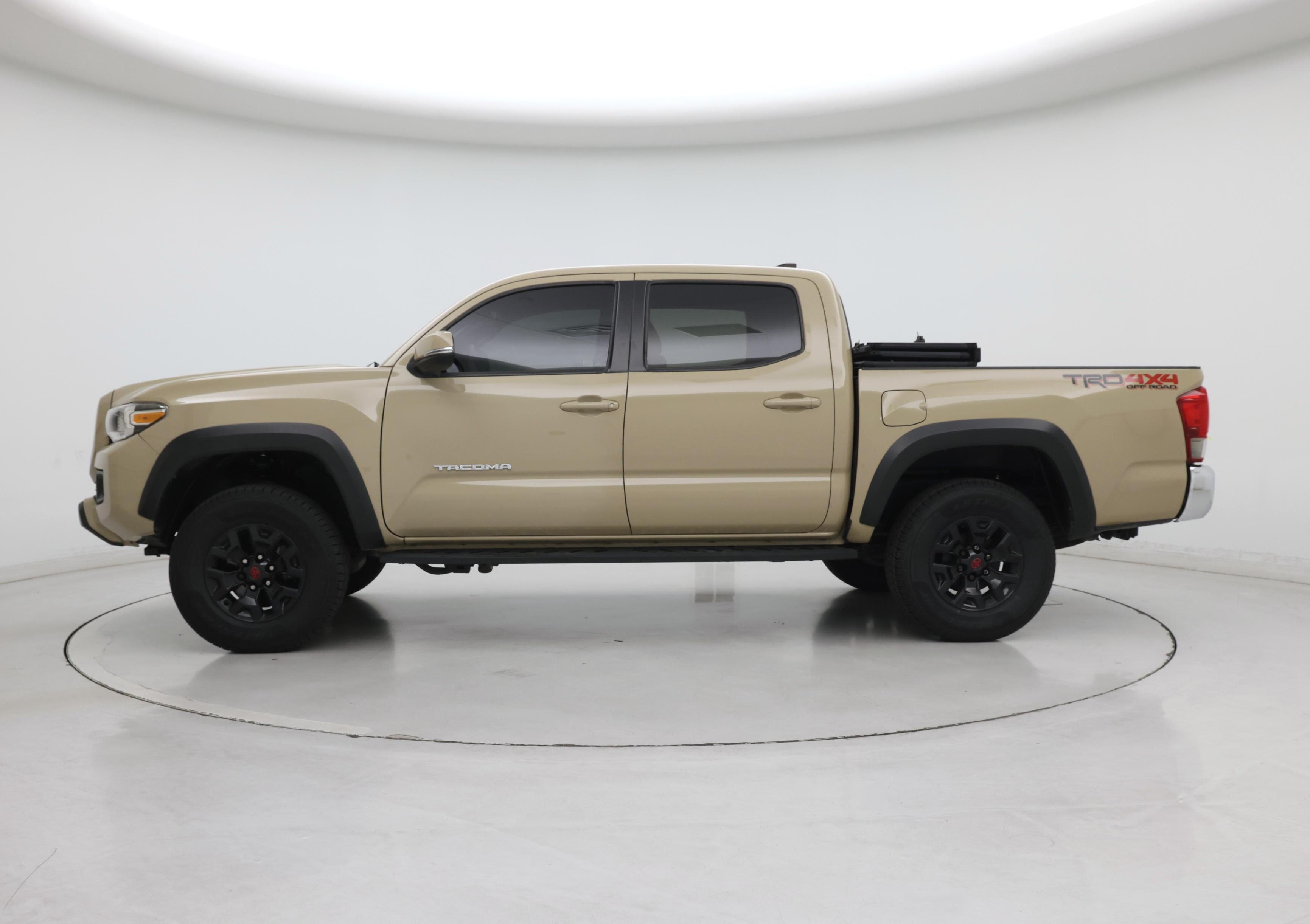 Thumbnail: 2017 Toyota Tacoma - 3