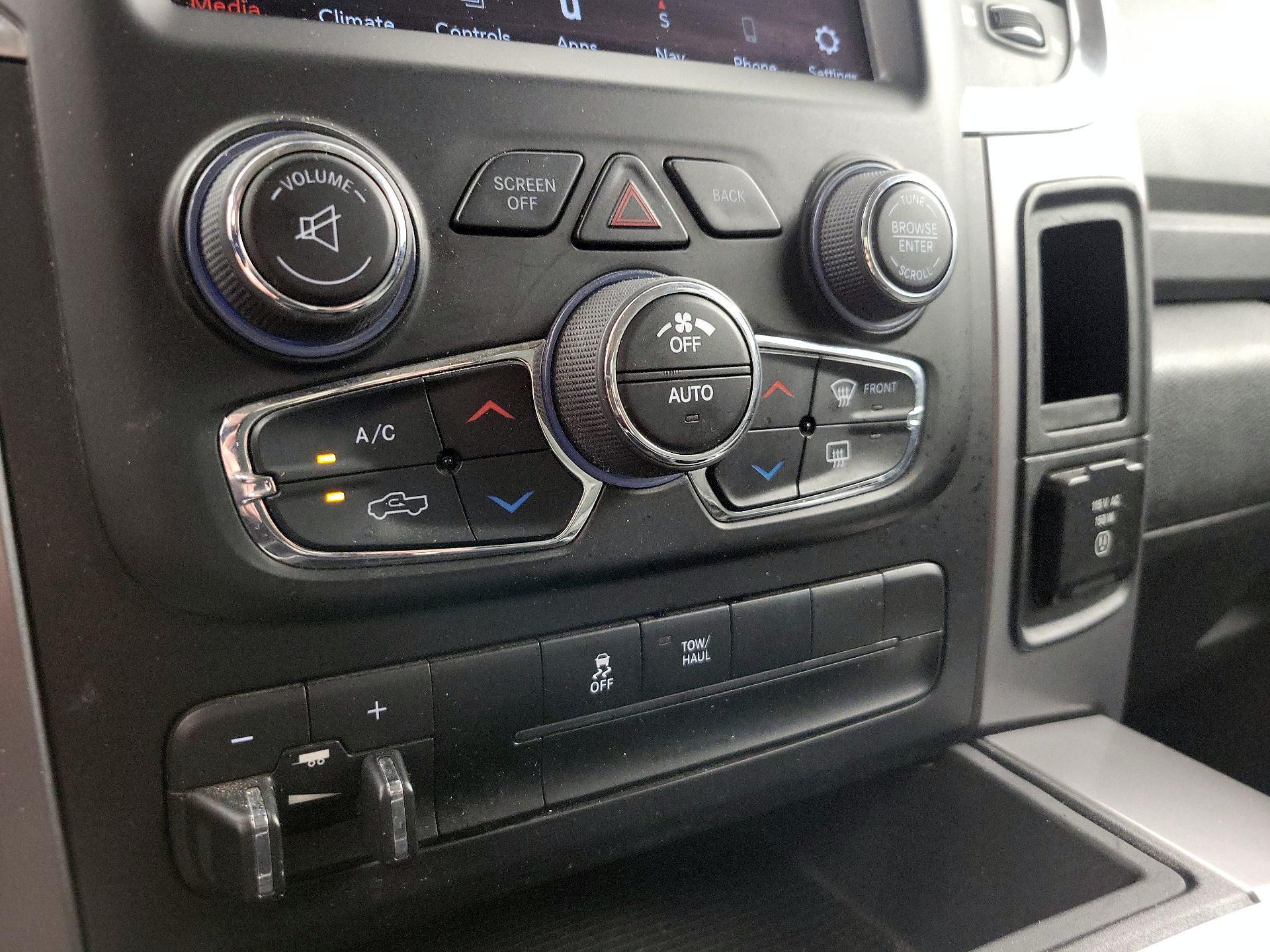 Thumbnail: 2023 RAM 1500 Classic - 17