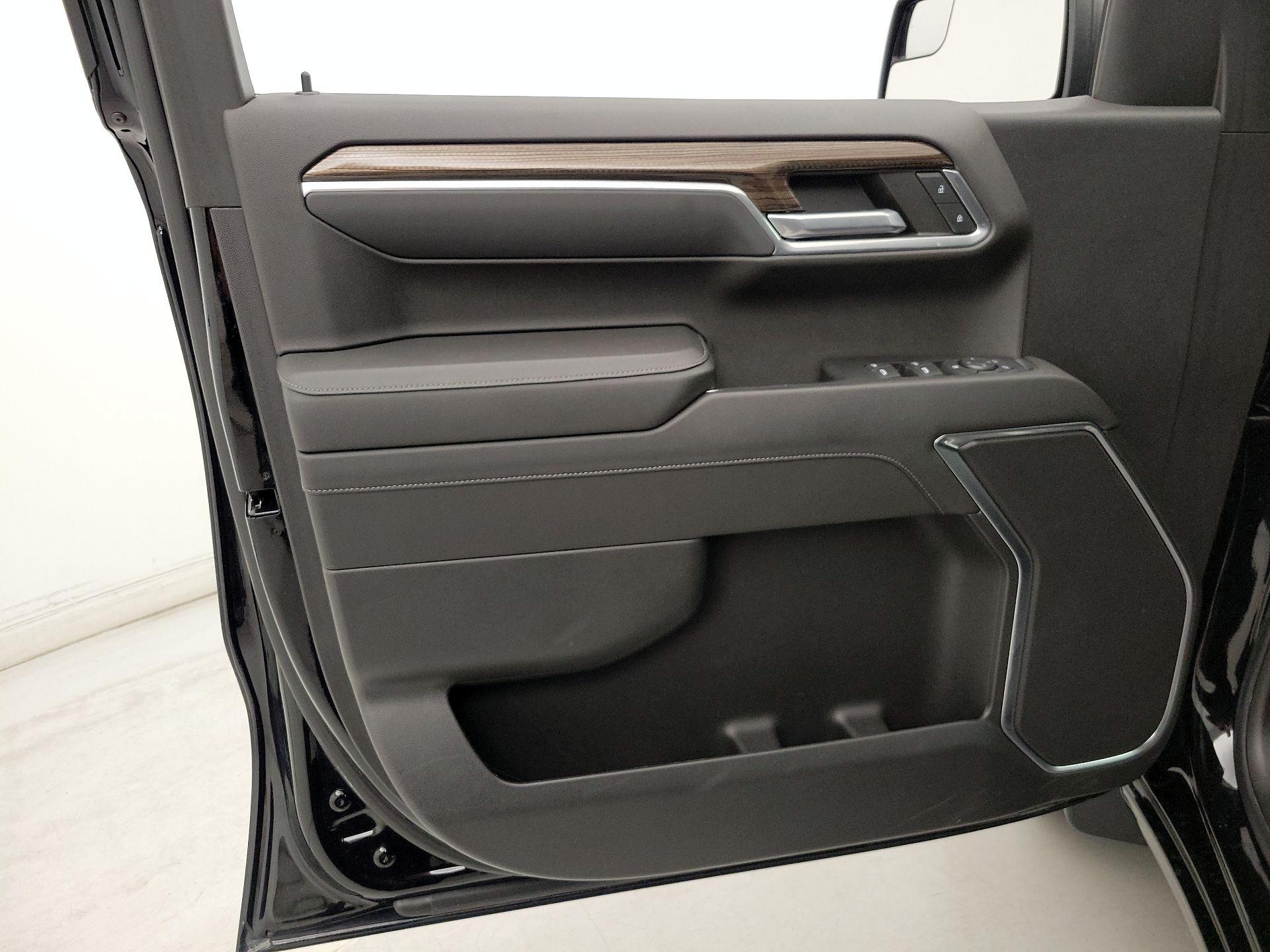 Thumbnail: 2022 Chevrolet Silverado 1500 - 12