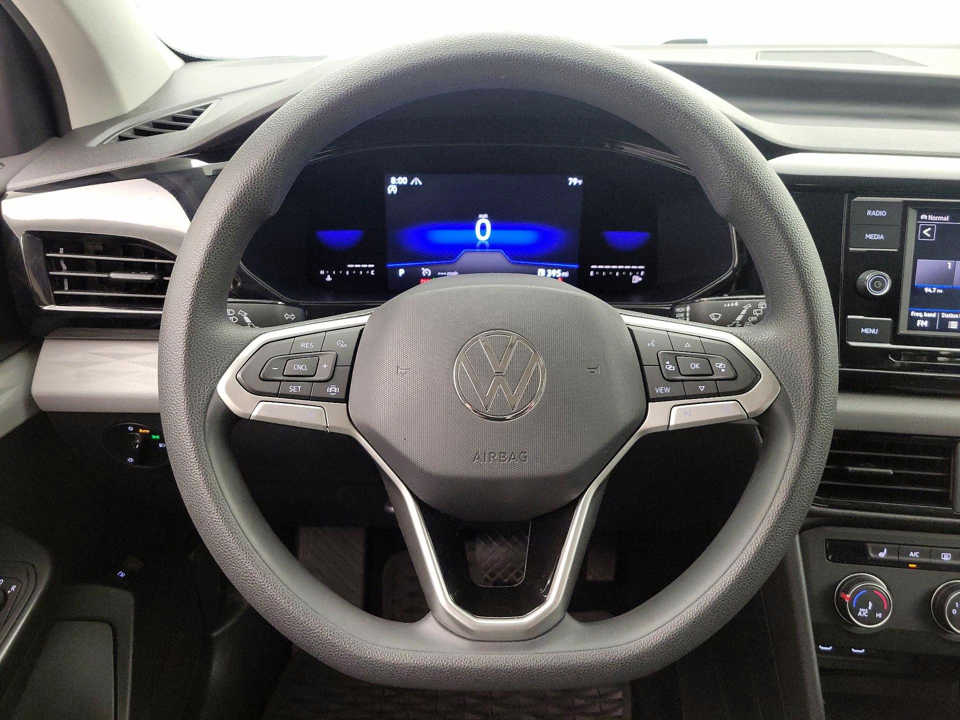 Thumbnail: 2022 Volkswagen Taos - 10