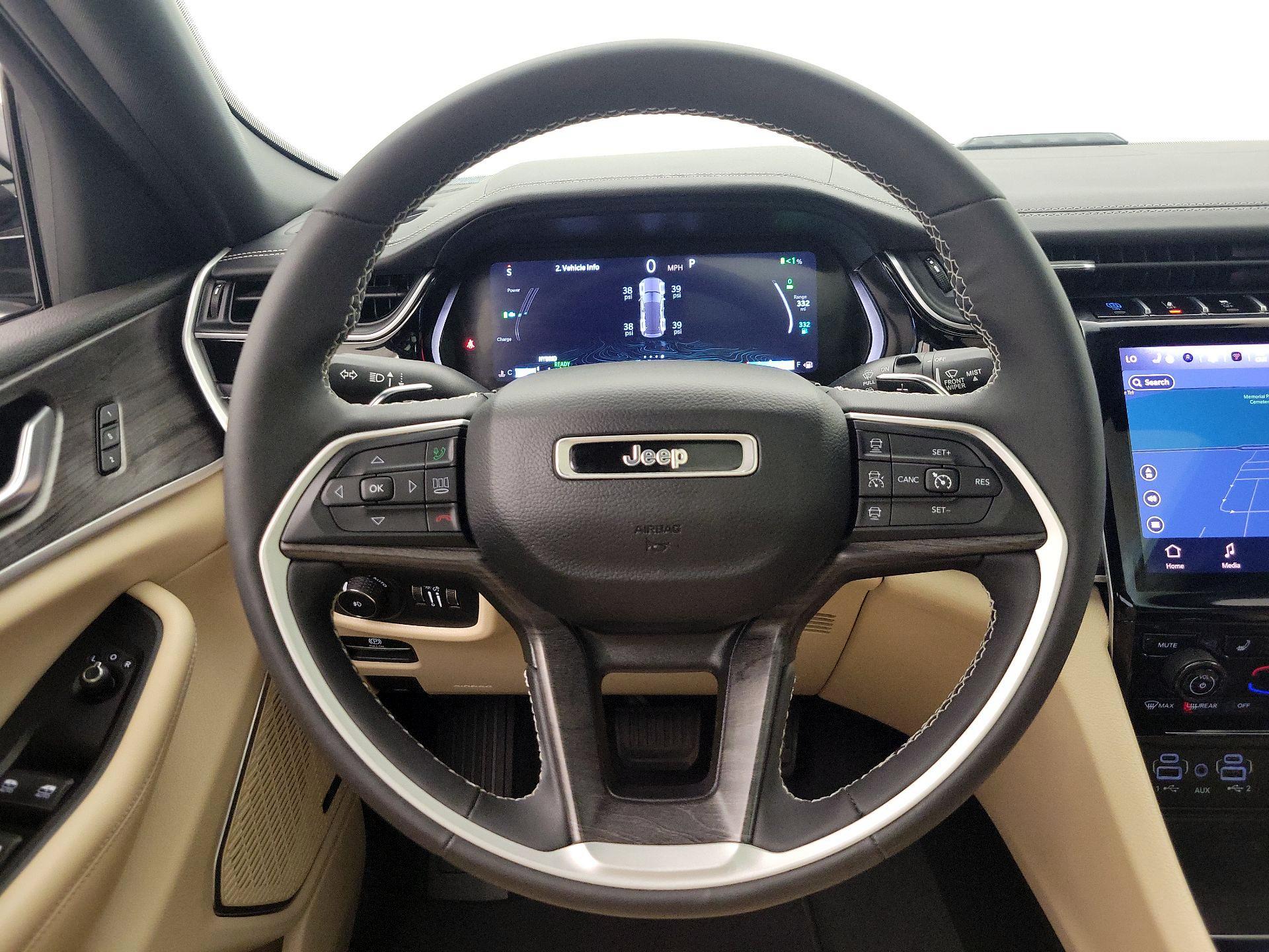 Thumbnail: 2022 Jeep Grand Cherokee - 10