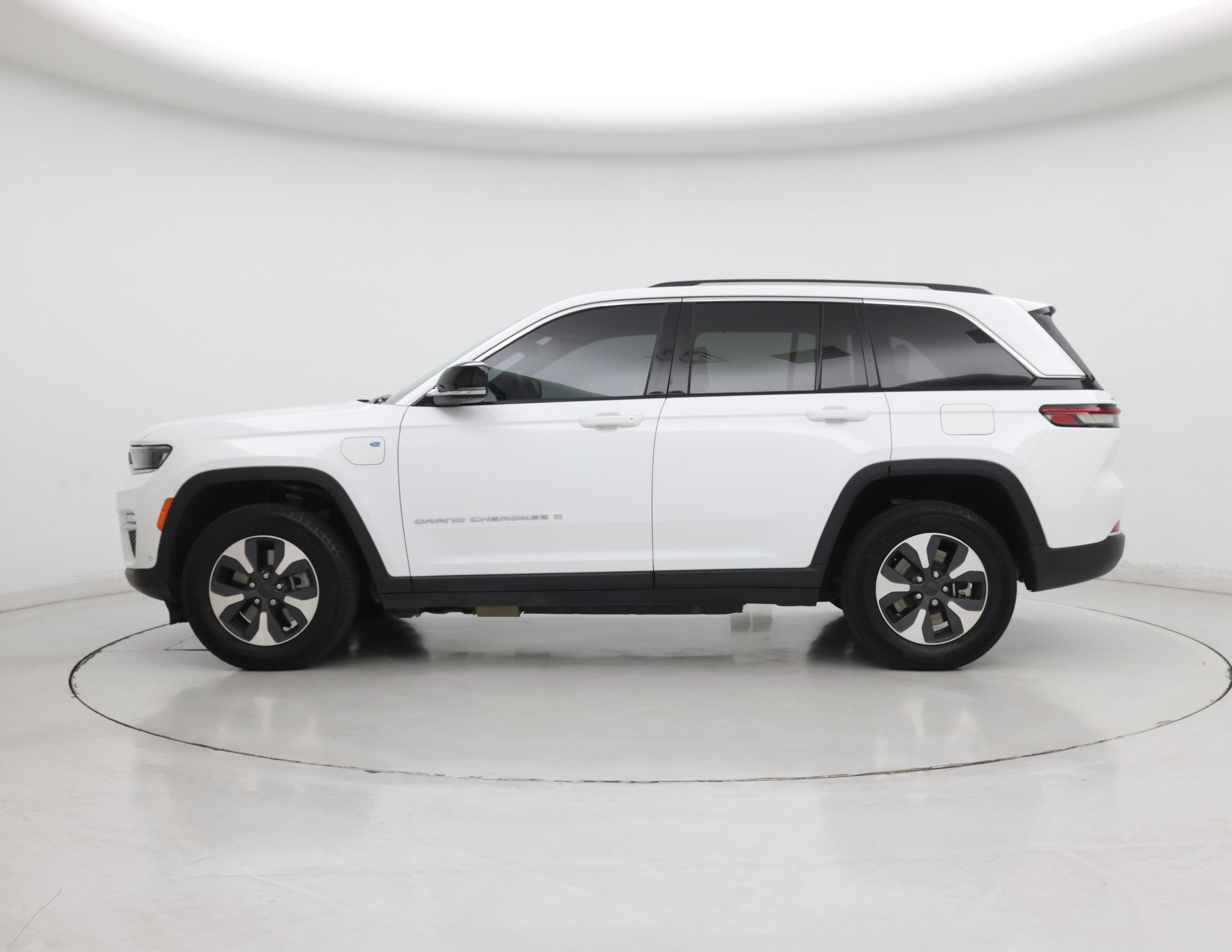 Thumbnail: 2022 Jeep Grand Cherokee - 3