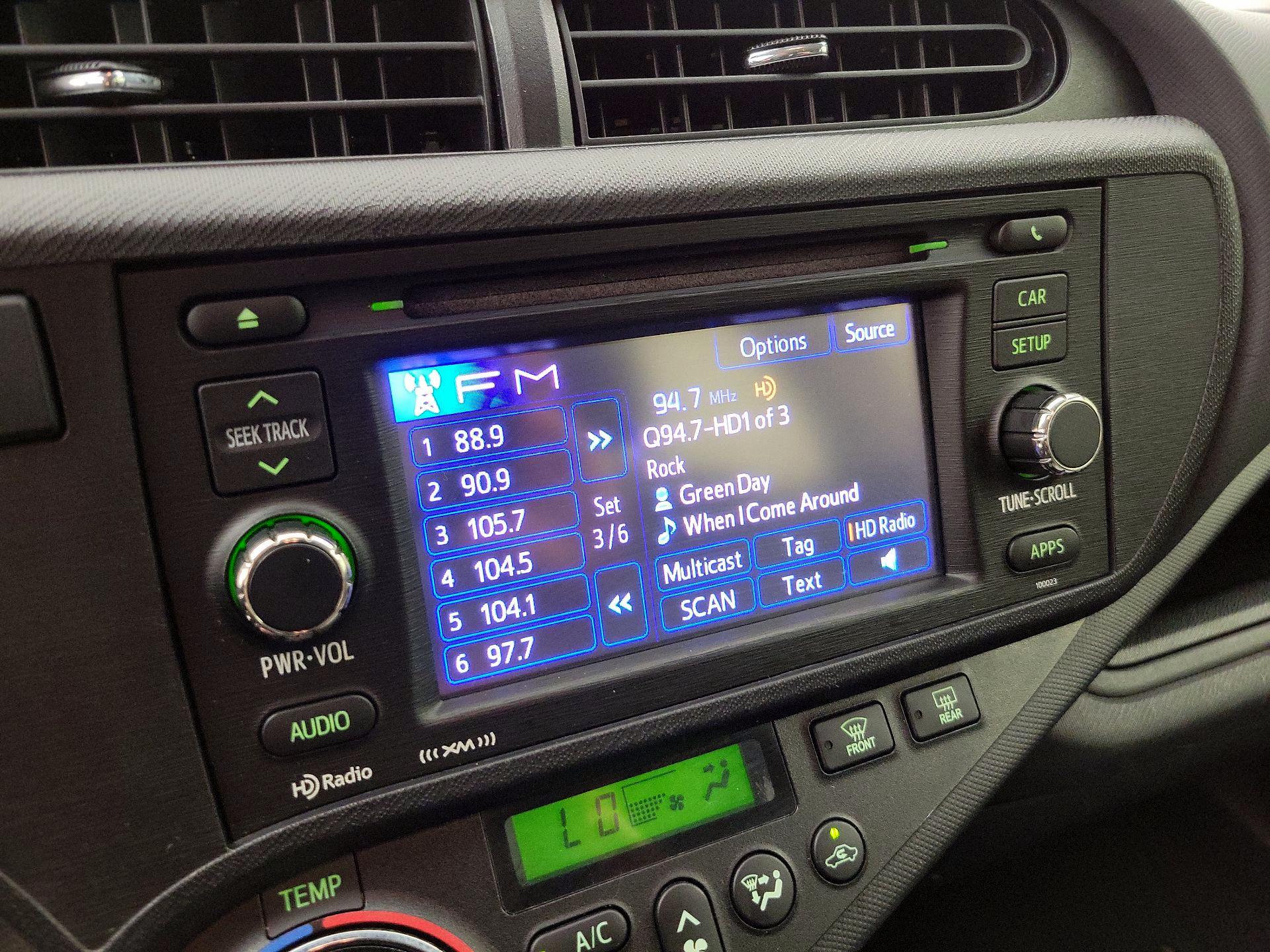 Thumbnail: 2013 Toyota Prius c - 14