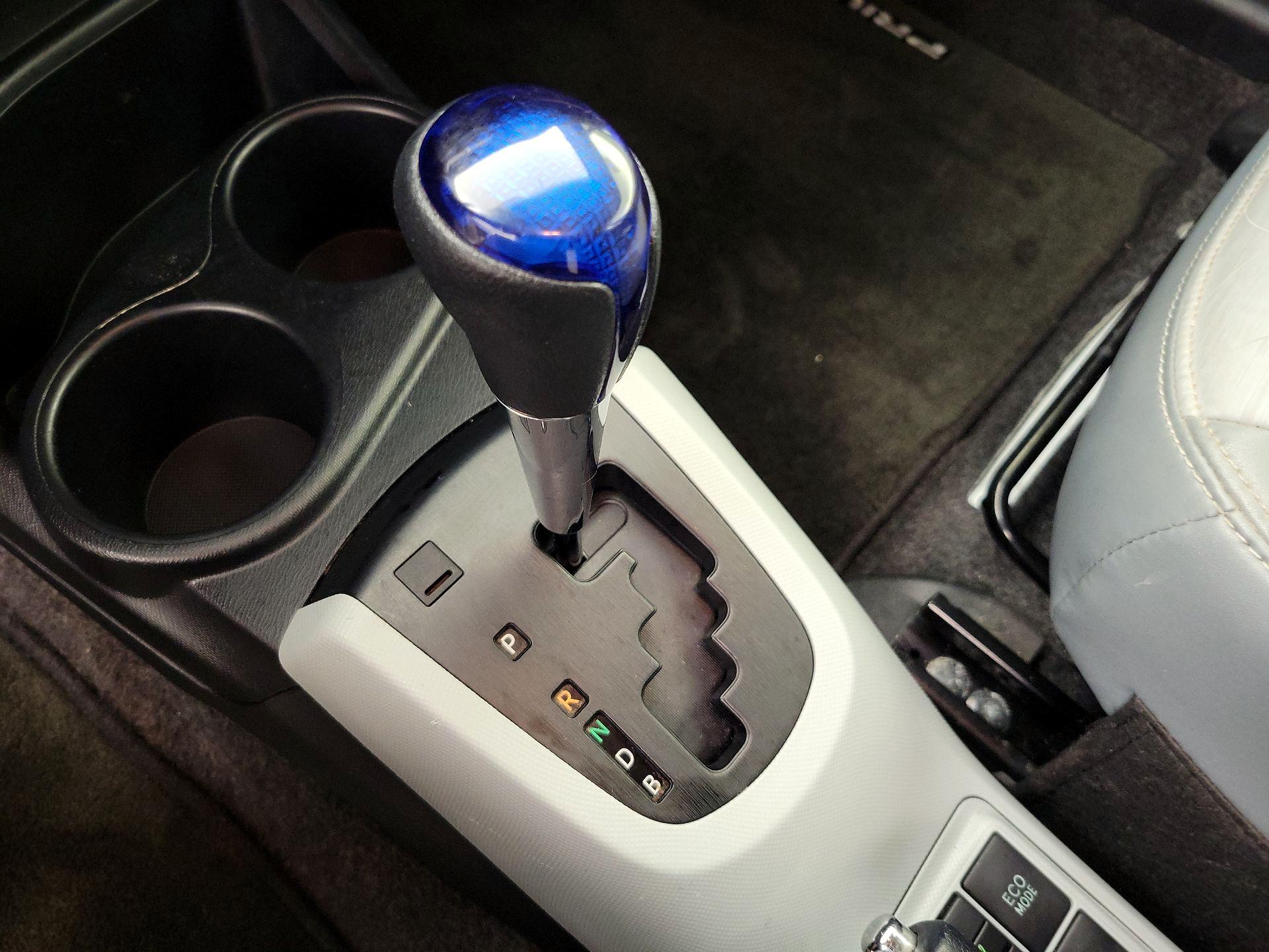 Thumbnail: 2013 Toyota Prius c - 16