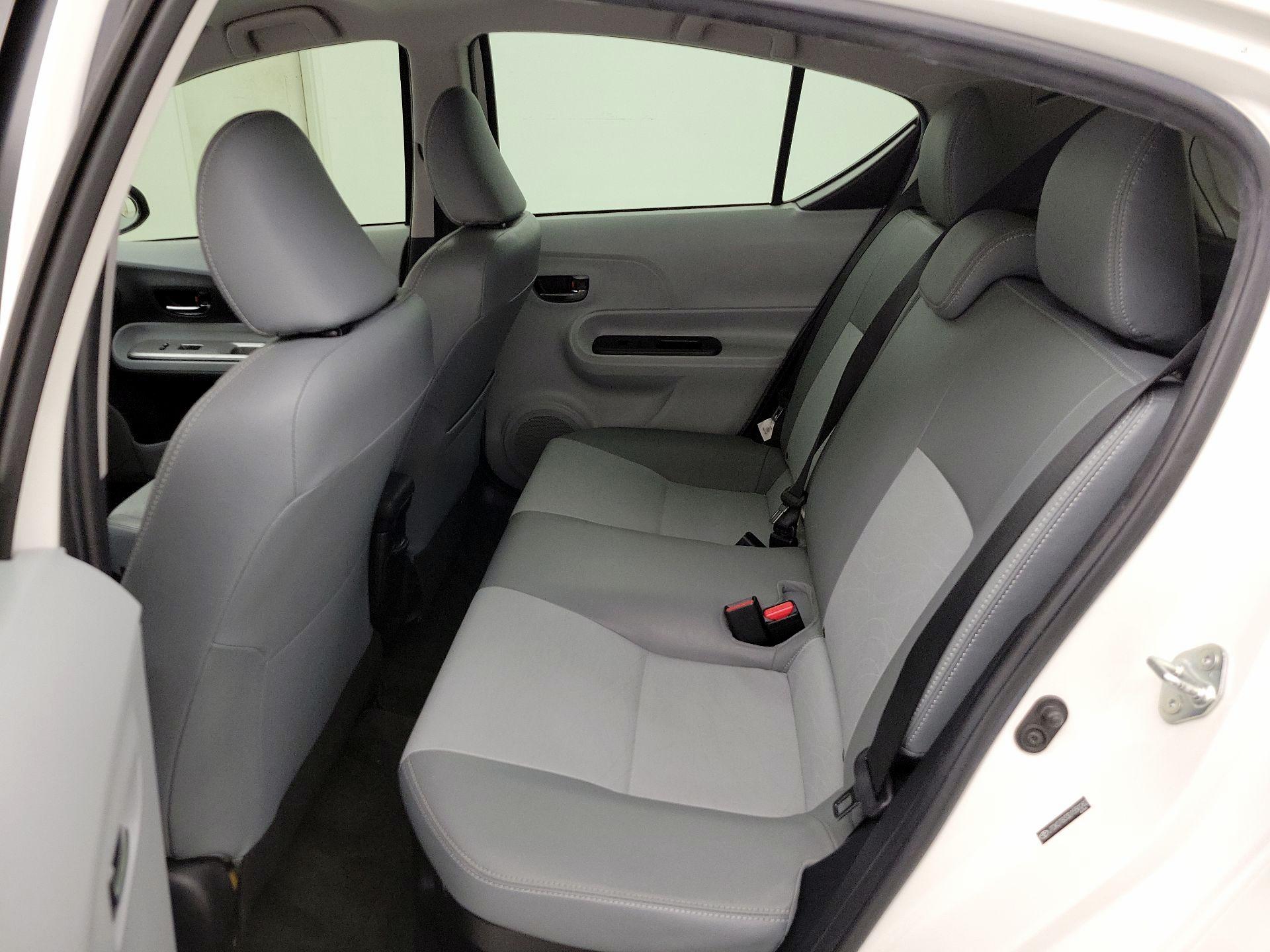 Thumbnail: 2013 Toyota Prius c - 18