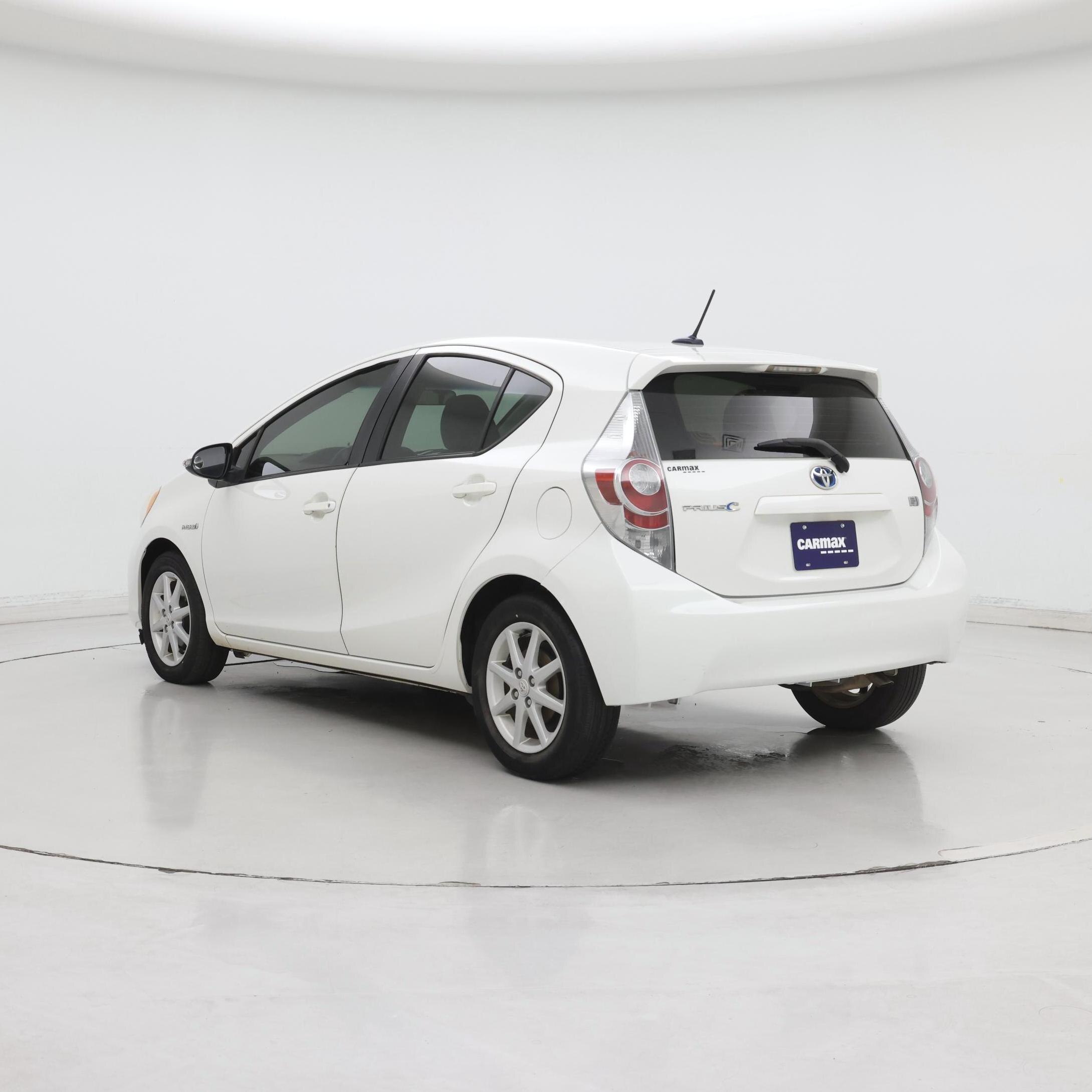 Thumbnail: 2013 Toyota Prius c - 2