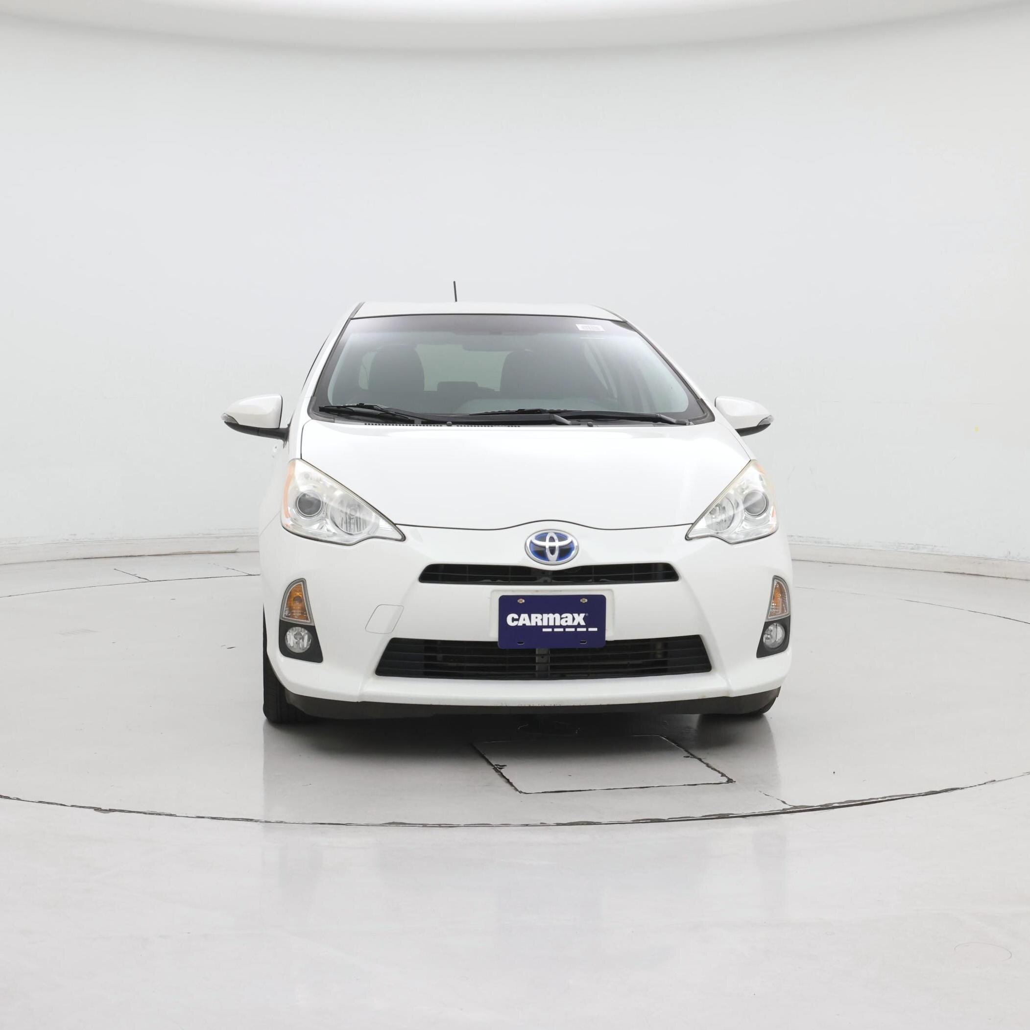 Thumbnail: 2013 Toyota Prius c - 5