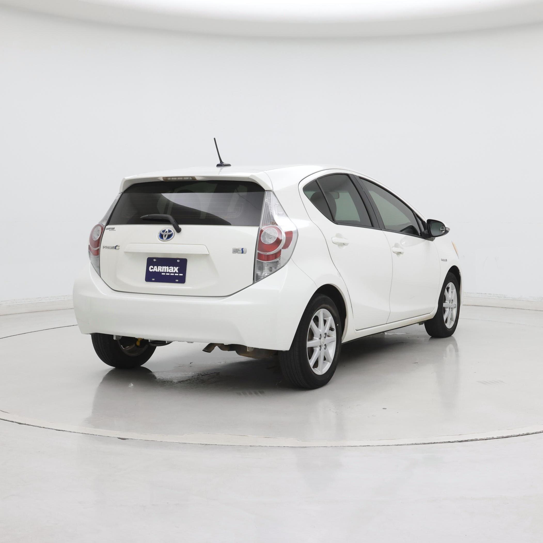 Thumbnail: 2013 Toyota Prius c - 8