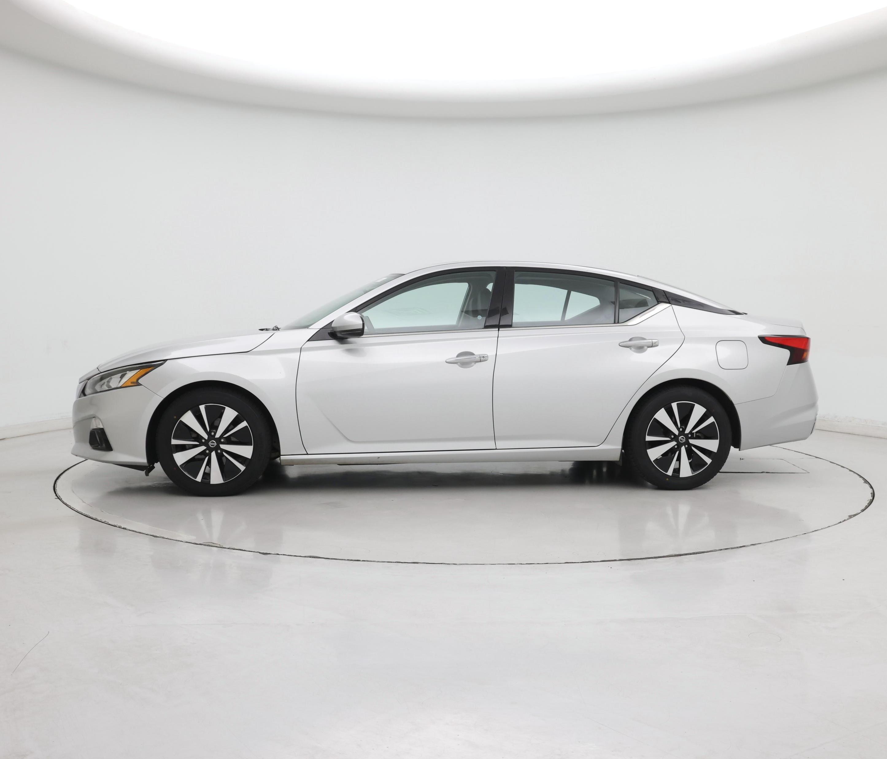 Thumbnail: 2019 Nissan Altima - 3