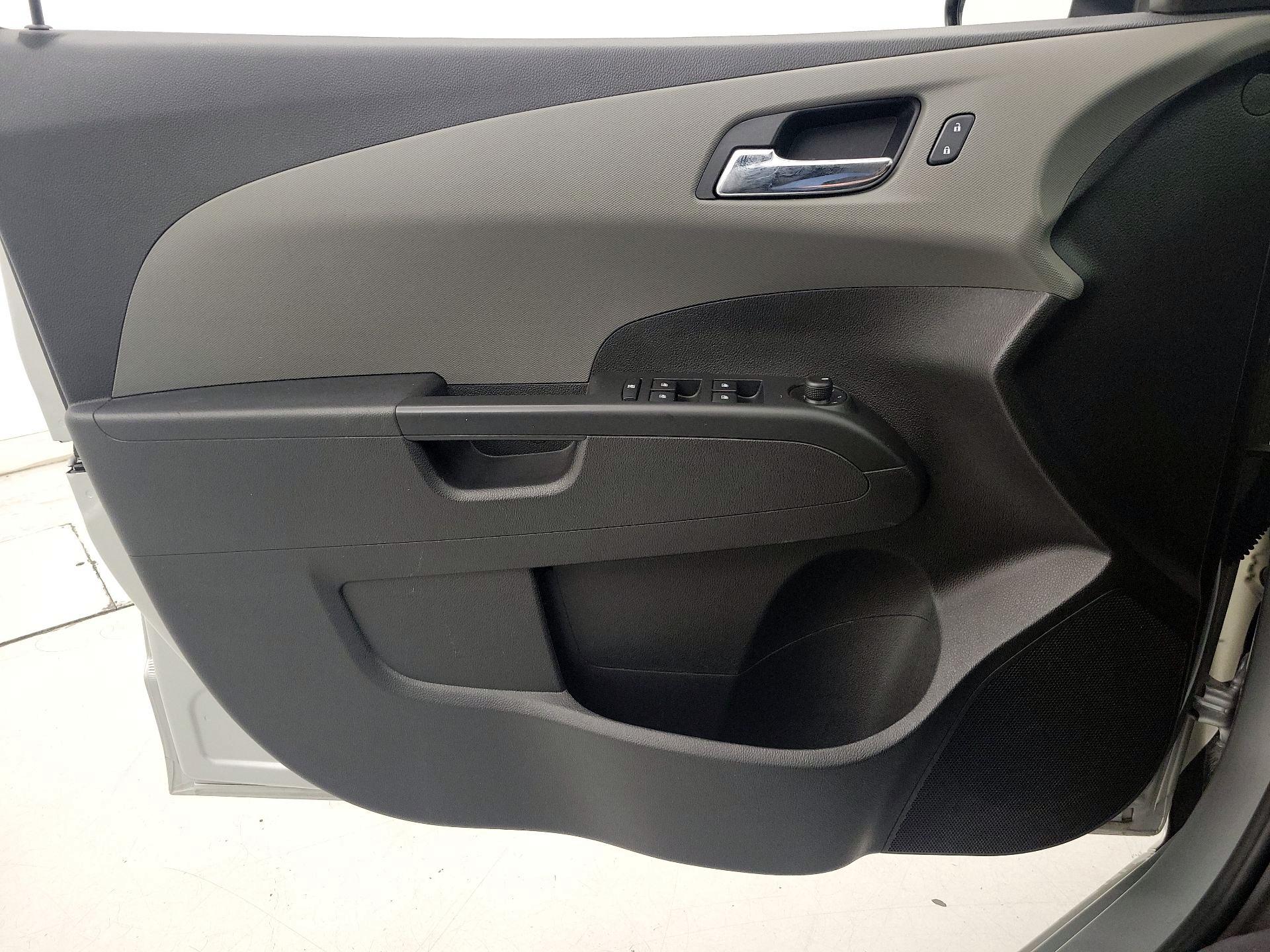 Thumbnail: 2015 Chevrolet Sonic - 12
