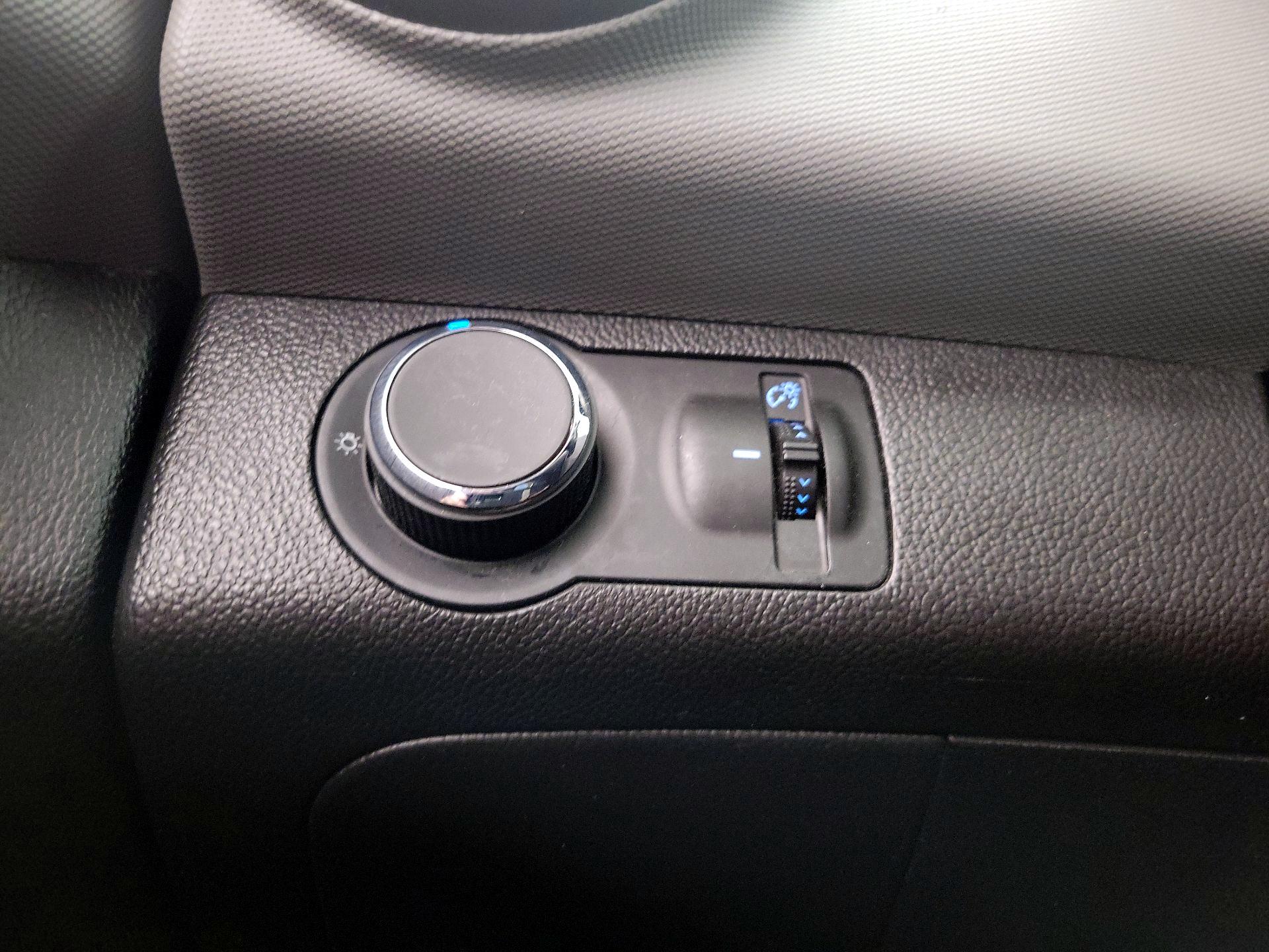 Thumbnail: 2015 Chevrolet Sonic - 13