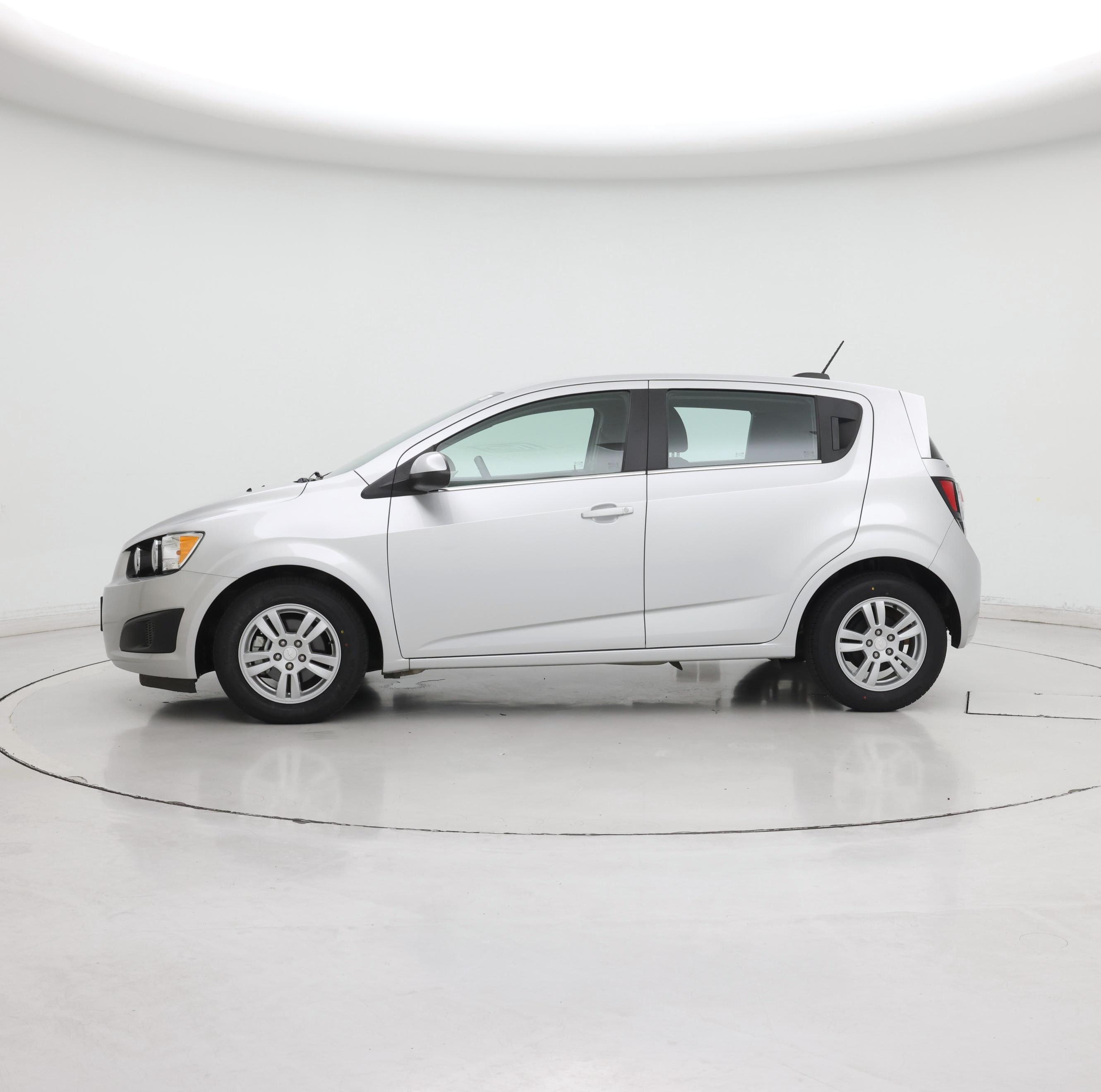 Thumbnail: 2015 Chevrolet Sonic - 3