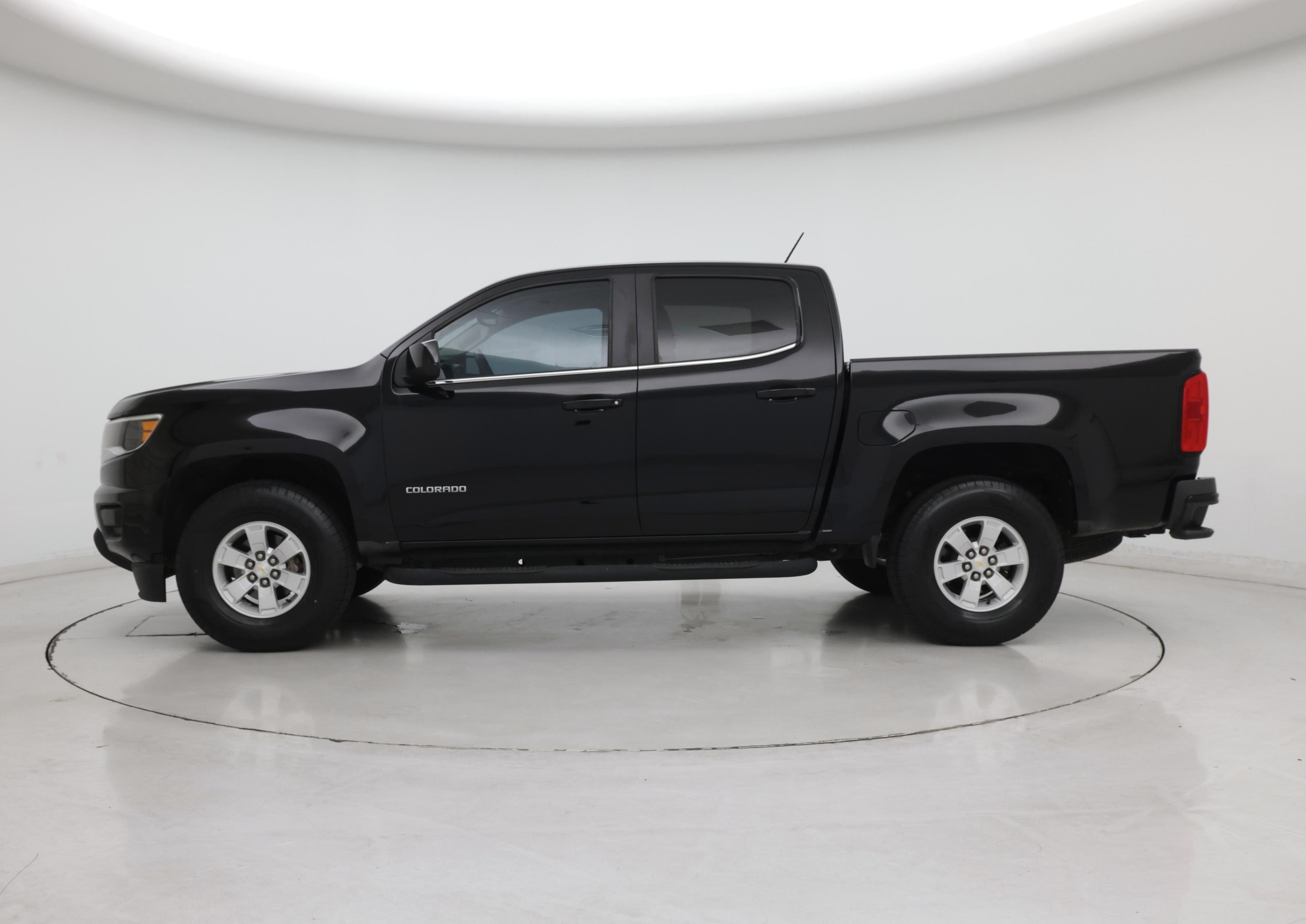 Thumbnail: 2017 Chevrolet Colorado - 3