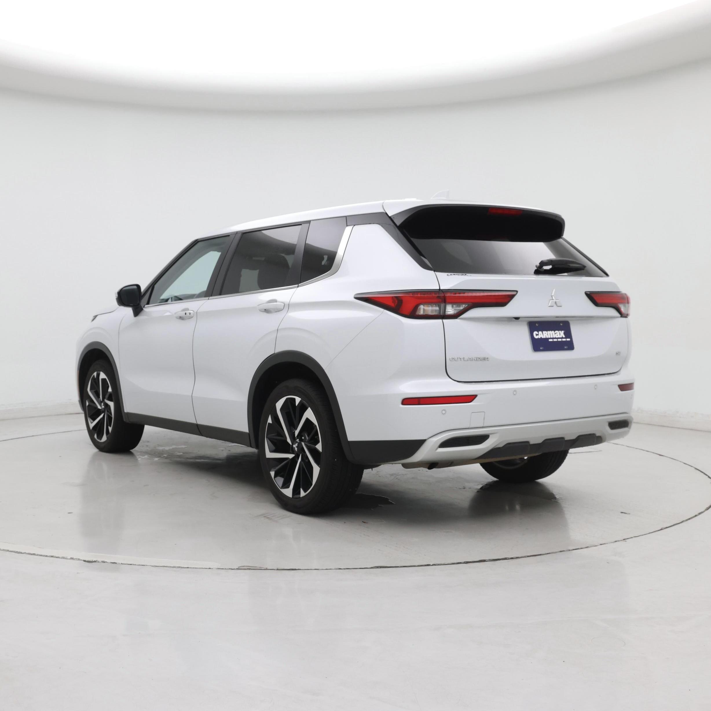 Thumbnail: 2024 Mitsubishi Outlander - 2