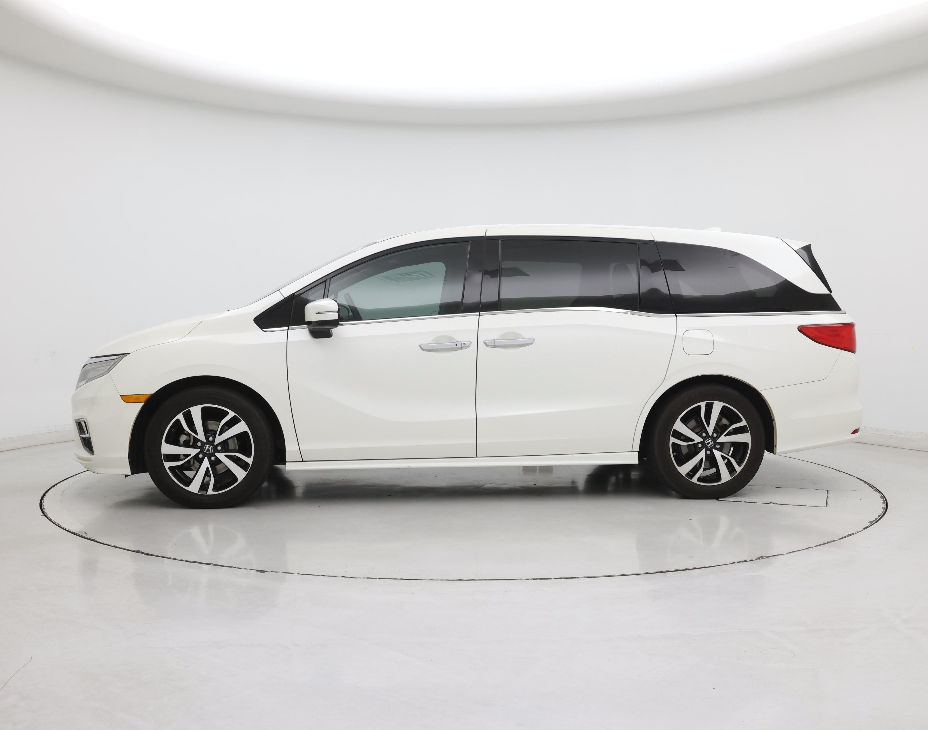 Thumbnail: 2018 Honda Odyssey - 3
