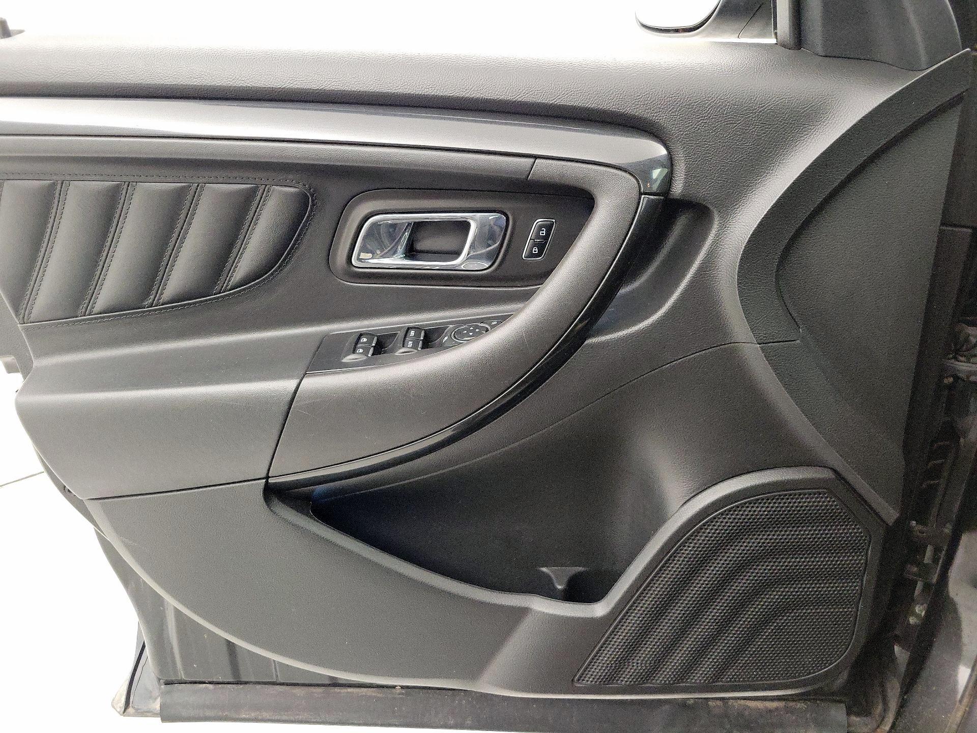 Thumbnail: 2015 Ford Taurus - 12