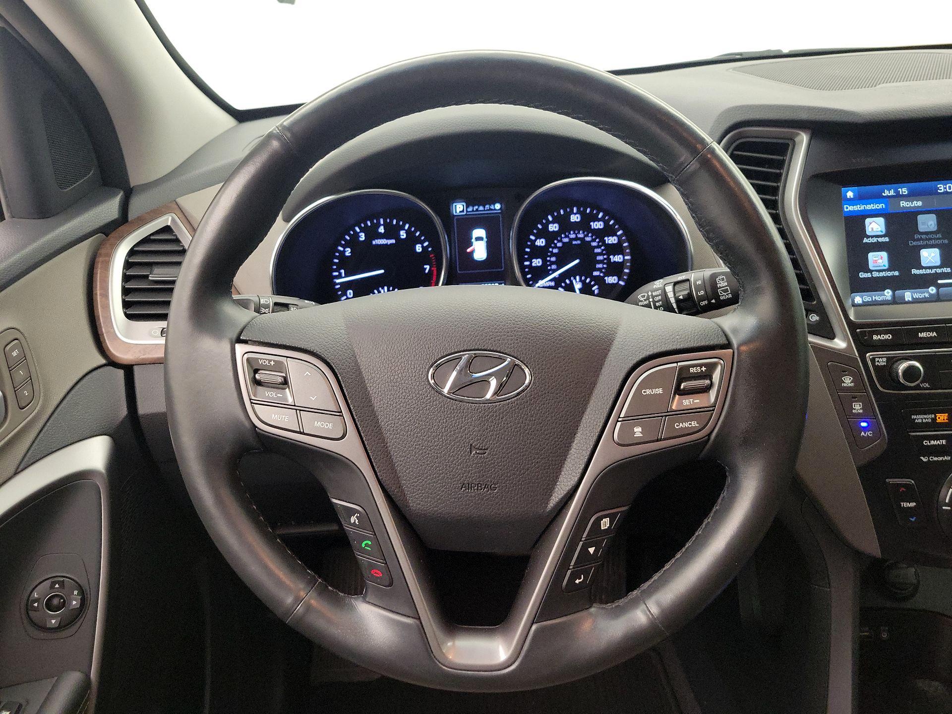 Thumbnail: 2019 Hyundai Santa Fe - 10