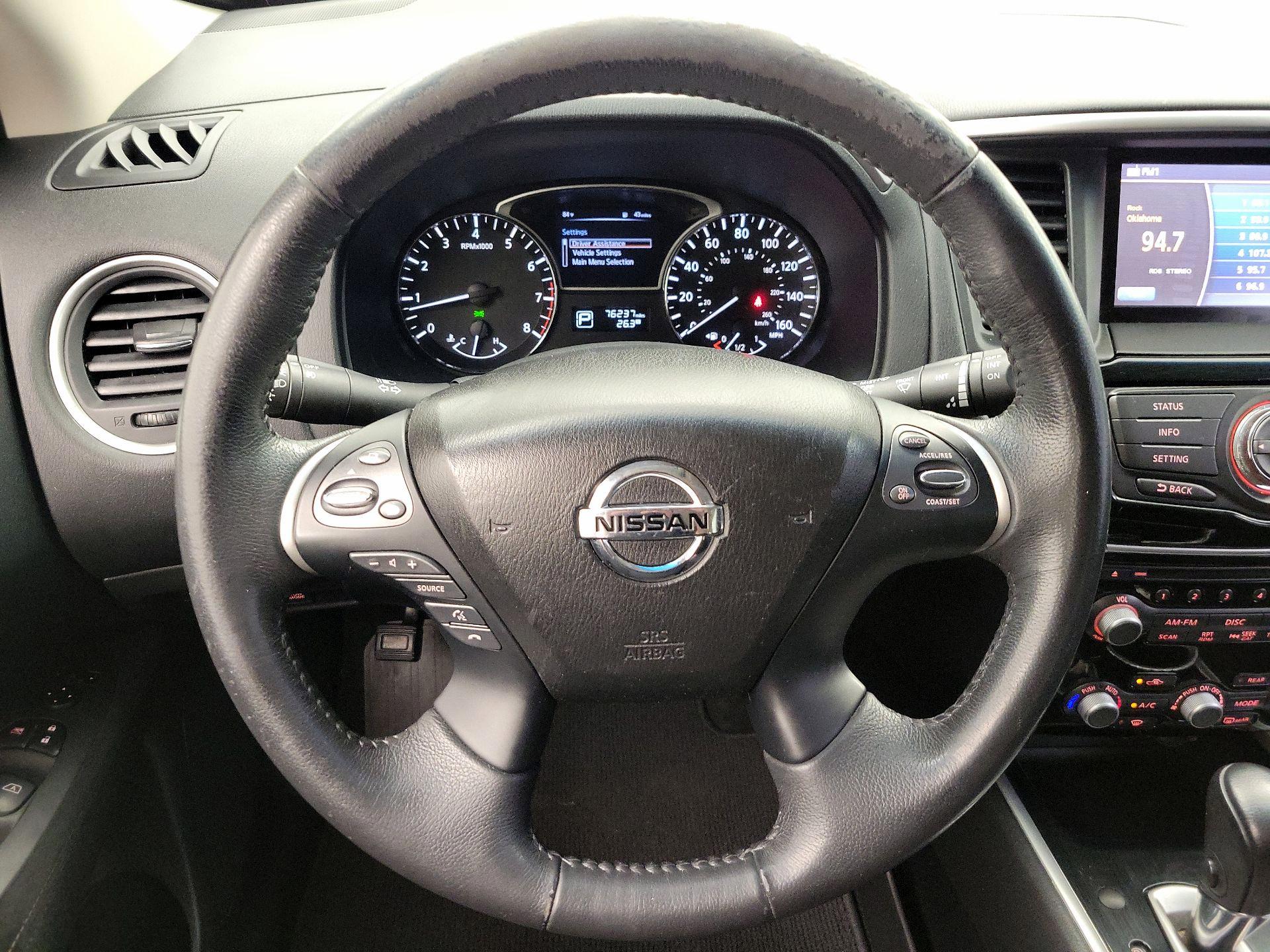Thumbnail: 2015 Nissan Pathfinder - 10