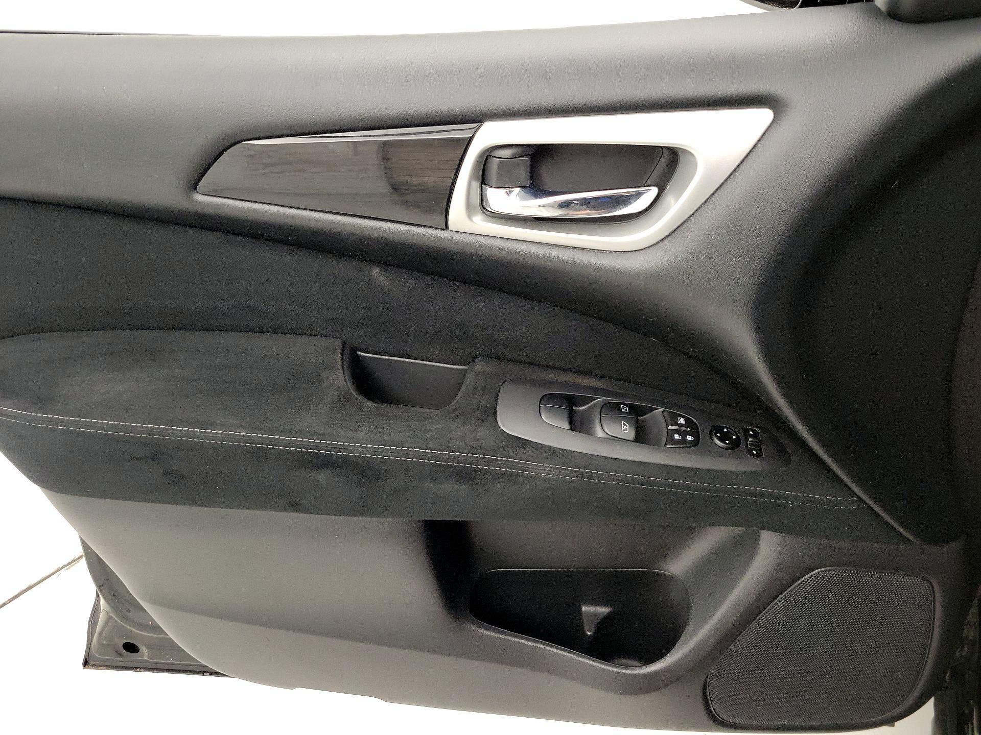 Thumbnail: 2015 Nissan Pathfinder - 12