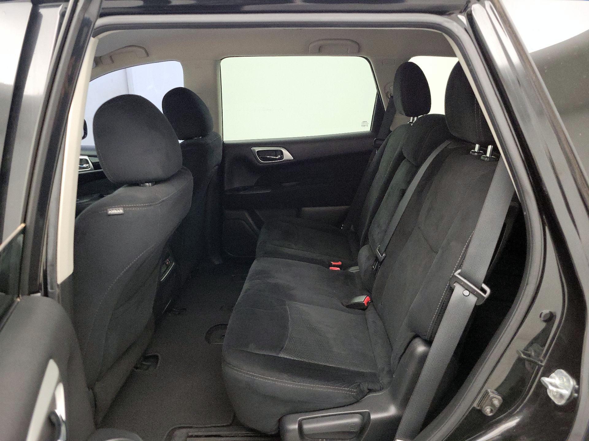 Thumbnail: 2015 Nissan Pathfinder - 19