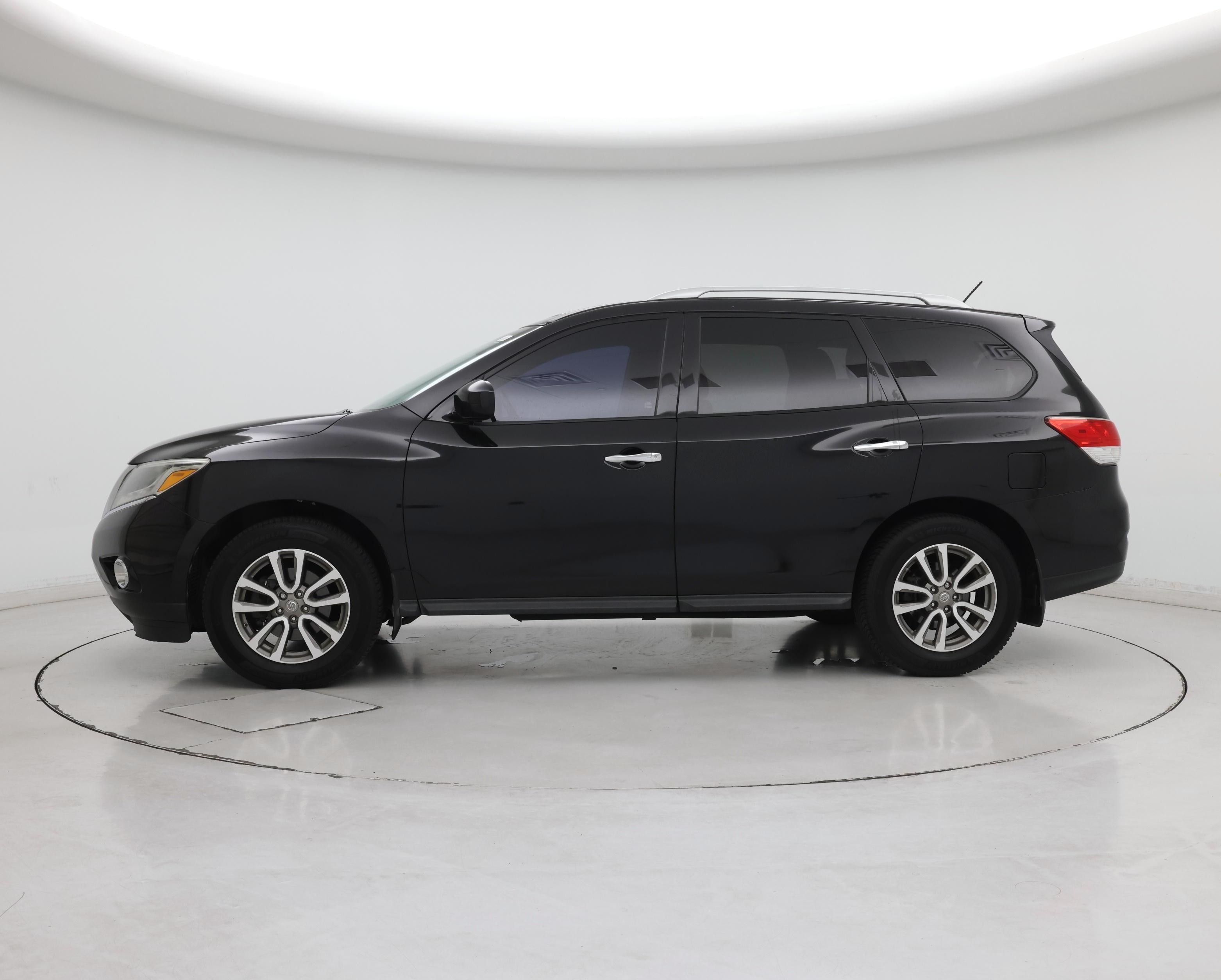 Thumbnail: 2015 Nissan Pathfinder - 3