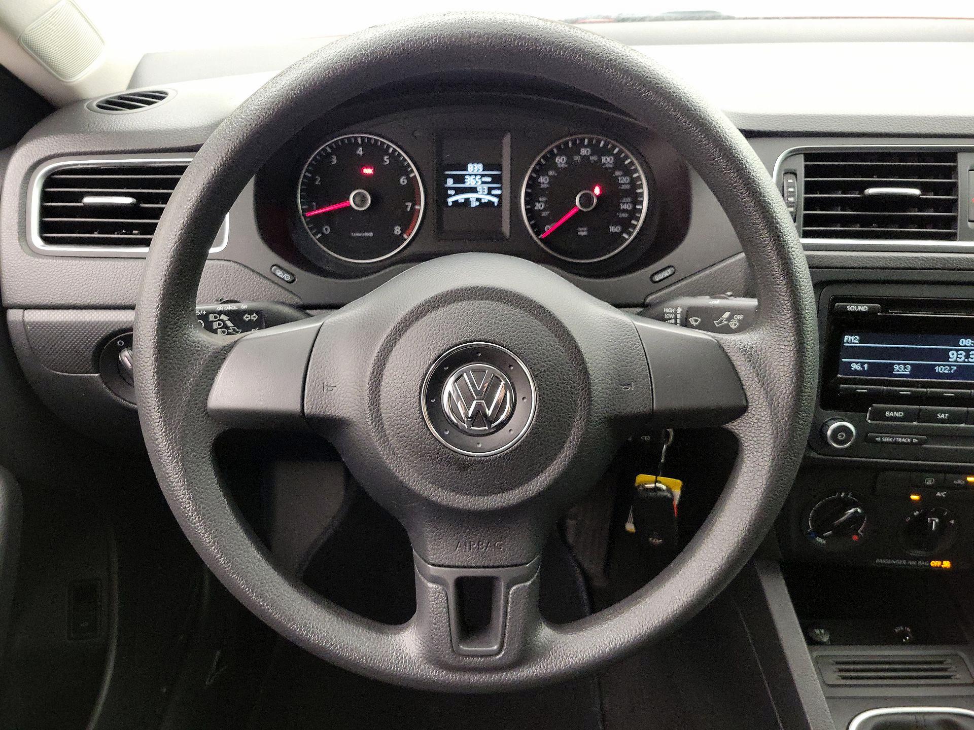 Thumbnail: 2014 Volkswagen Jetta - 10