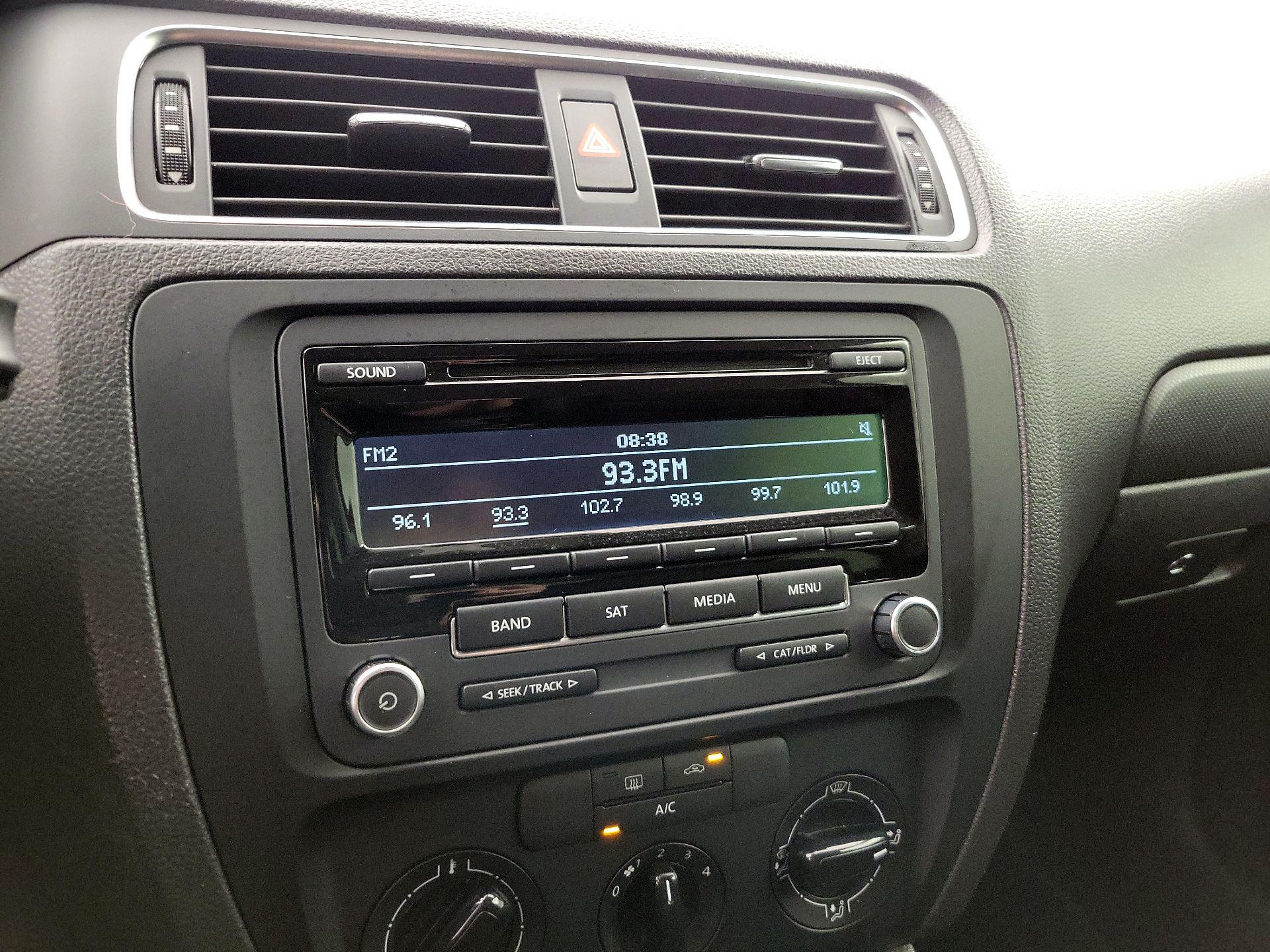 Thumbnail: 2014 Volkswagen Jetta - 14