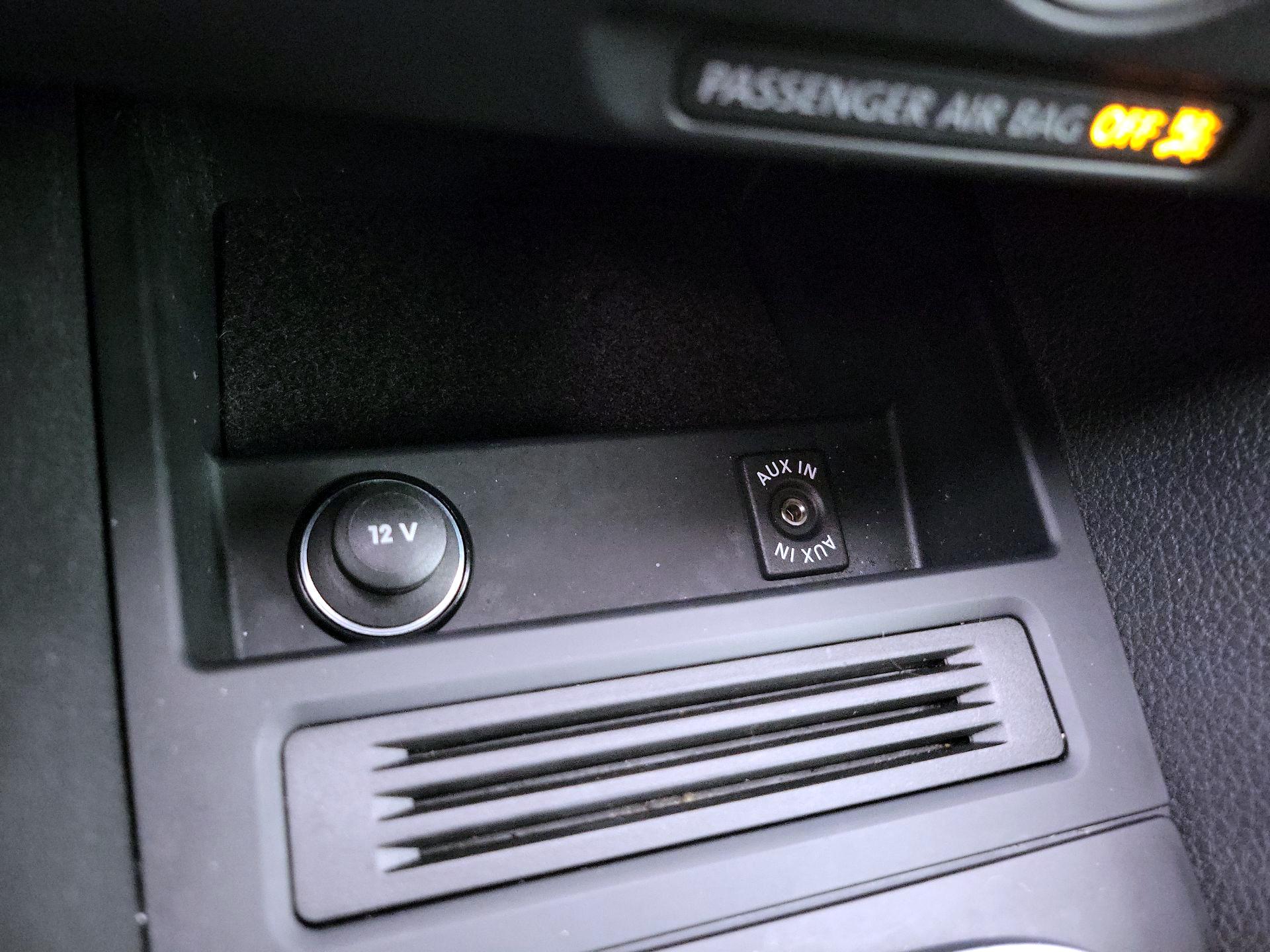 Thumbnail: 2014 Volkswagen Jetta - 17