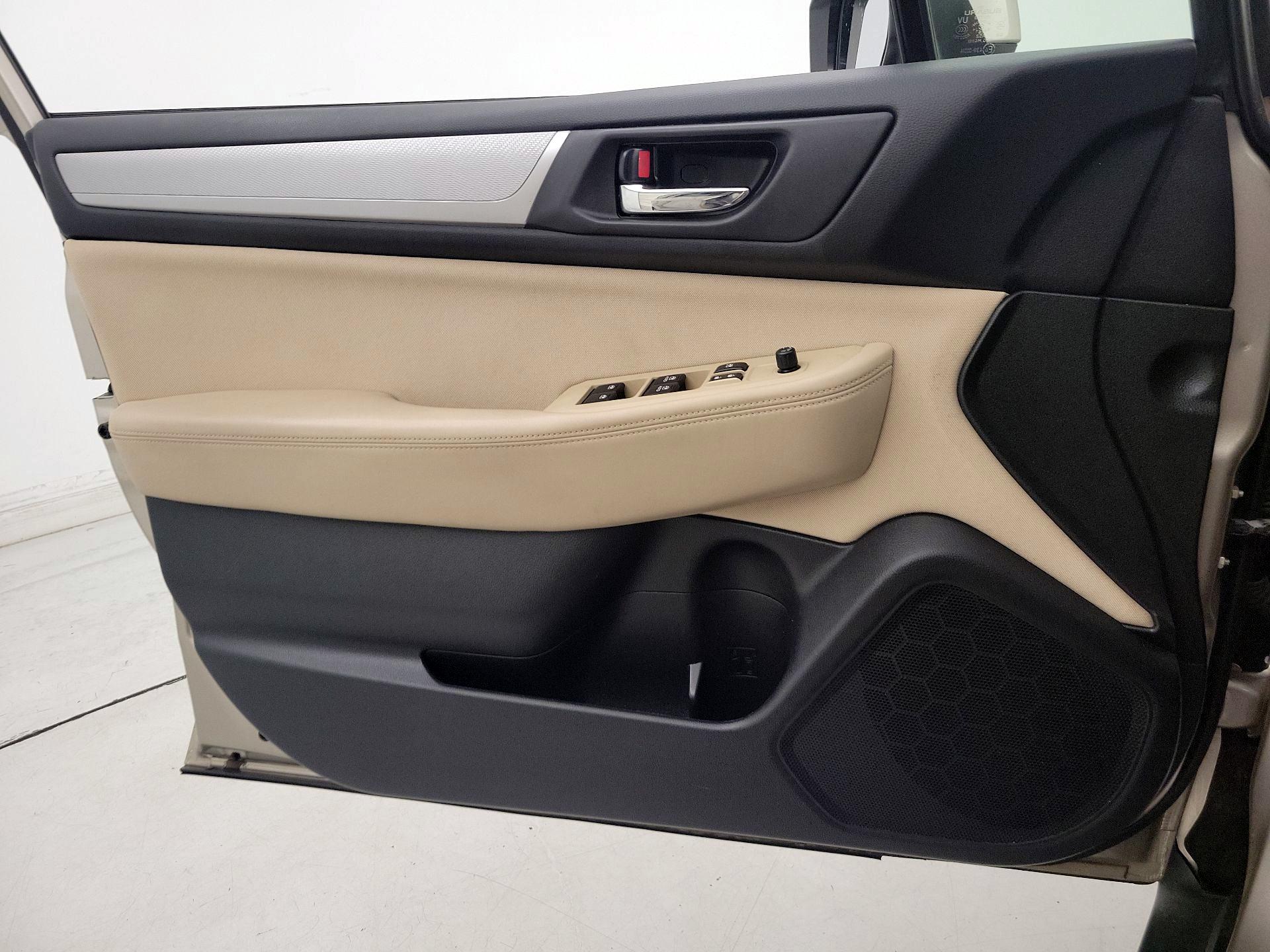 Thumbnail: 2015 Subaru Outback - 12