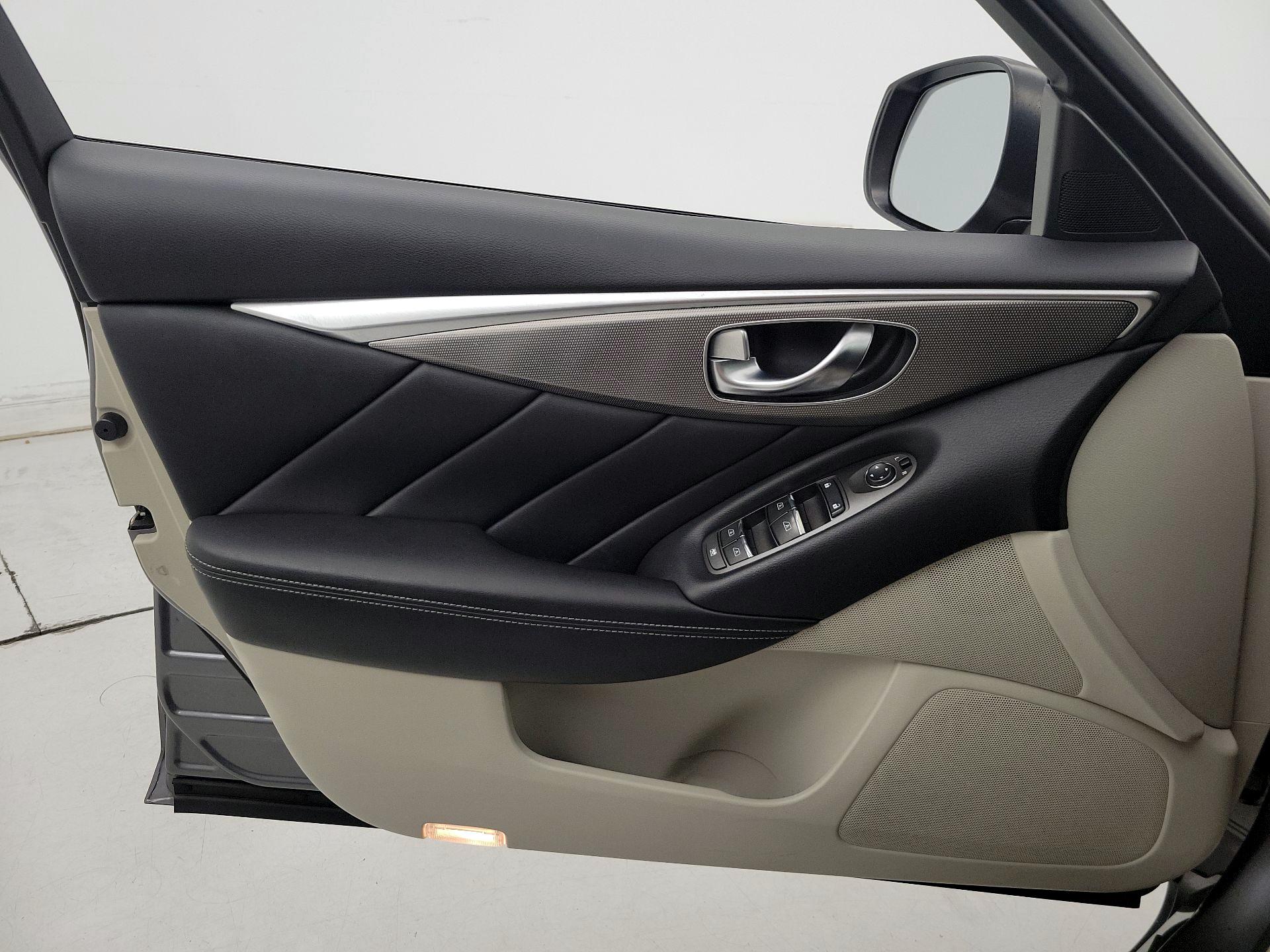 Thumbnail: 2015 INFINITI Q50 - 12