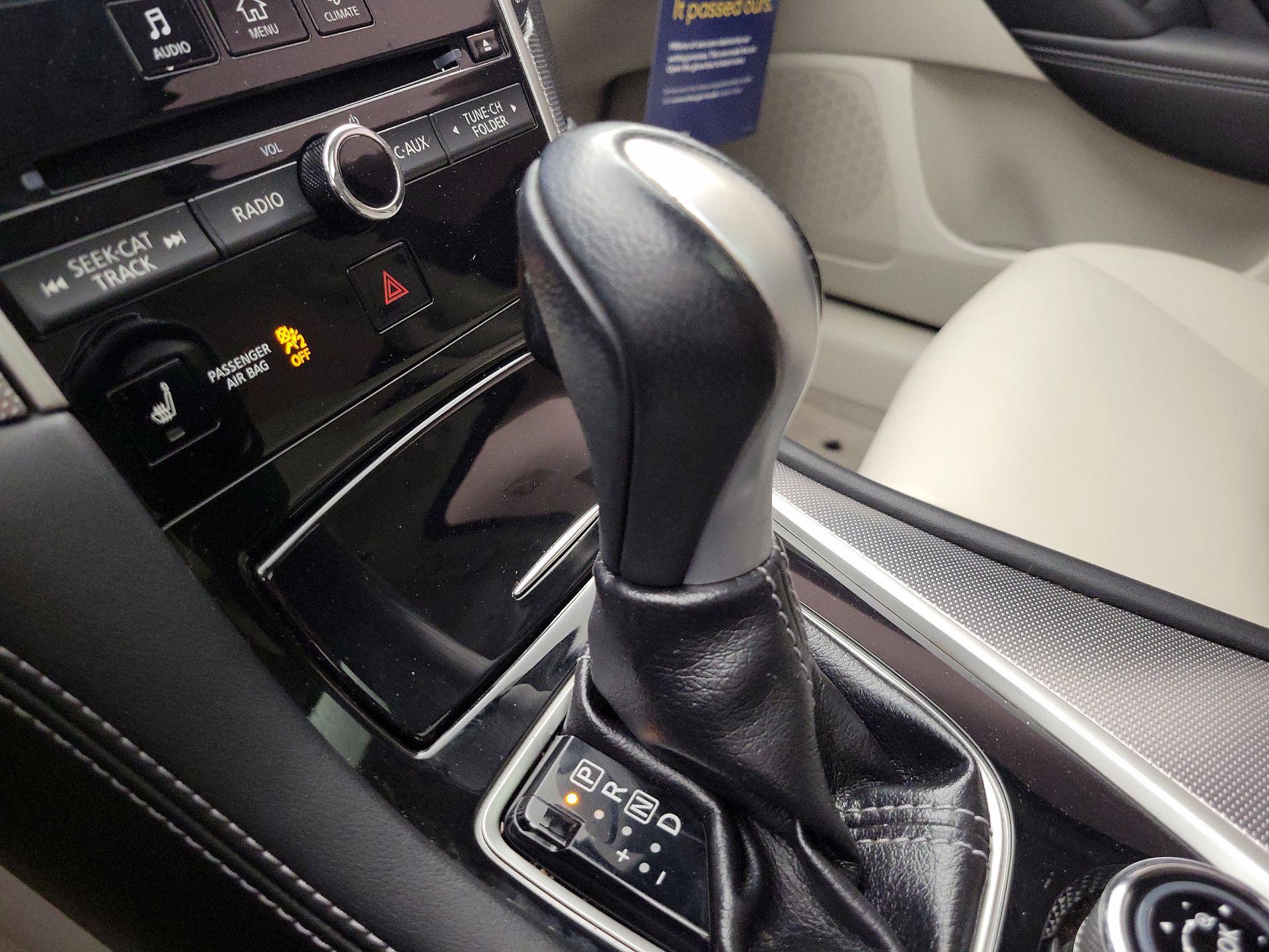 Thumbnail: 2015 INFINITI Q50 - 18