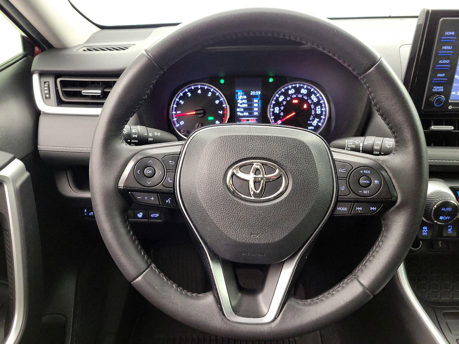 Thumbnail: 2021 Toyota RAV4 - 10